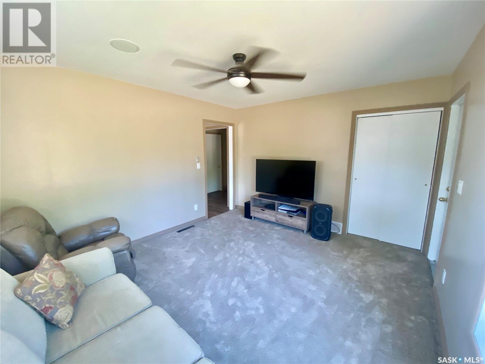 120 3rd Street W, Carnduff, Saskatchewan  S0C 0S0 - Photo 13 - SK011844