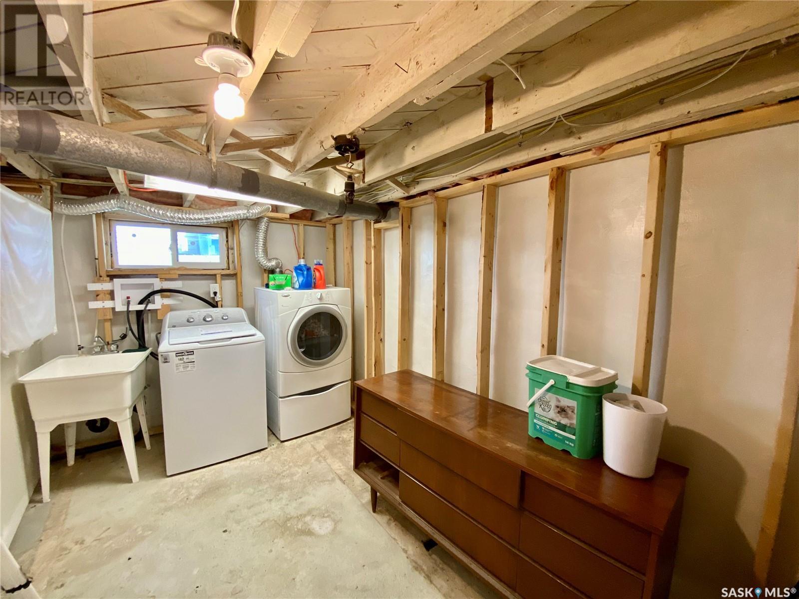 120 3rd Street W, Carnduff, Saskatchewan  S0C 0S0 - Photo 24 - SK011844