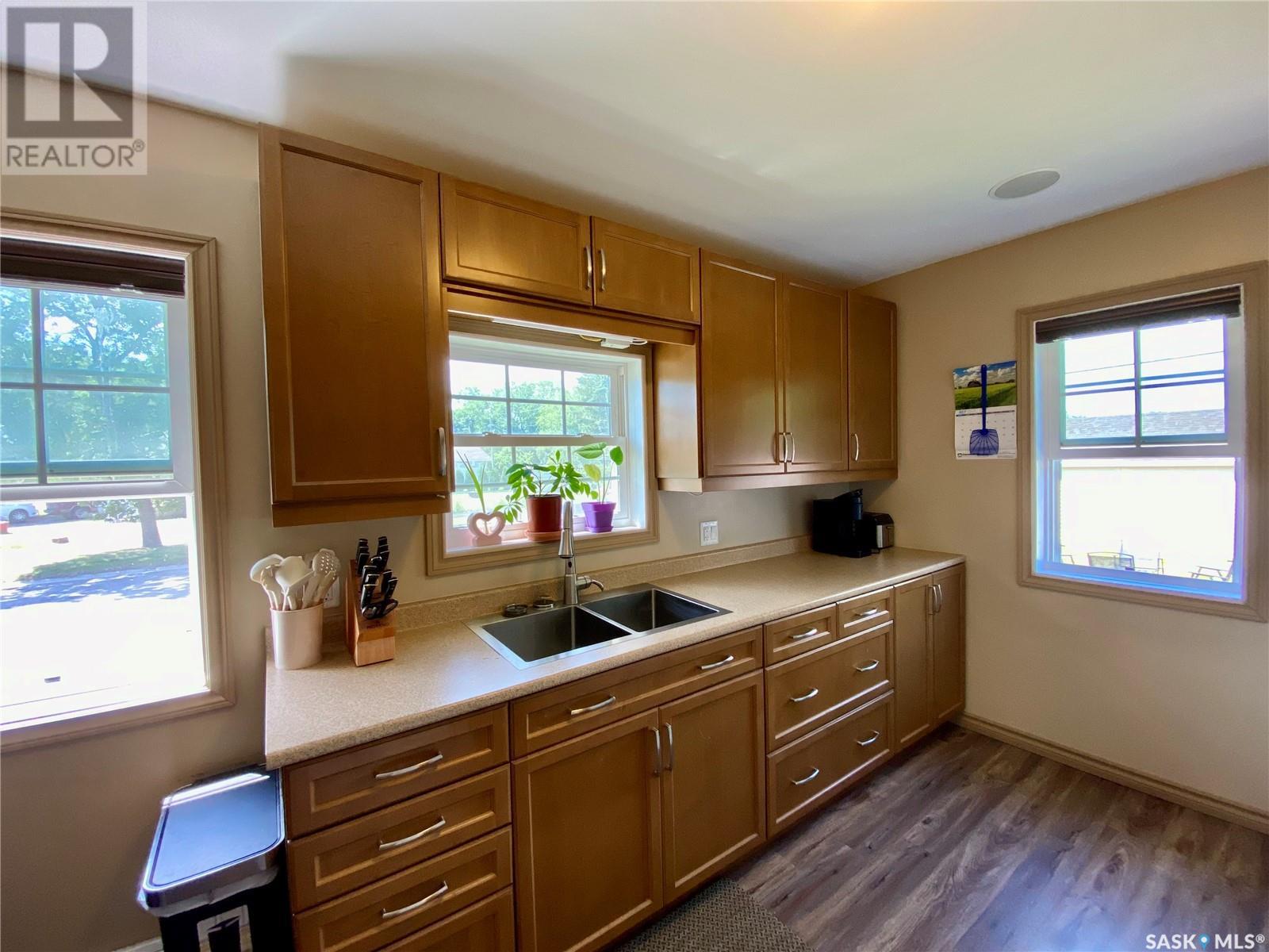 120 3rd Street W, Carnduff, Saskatchewan  S0C 0S0 - Photo 7 - SK011844