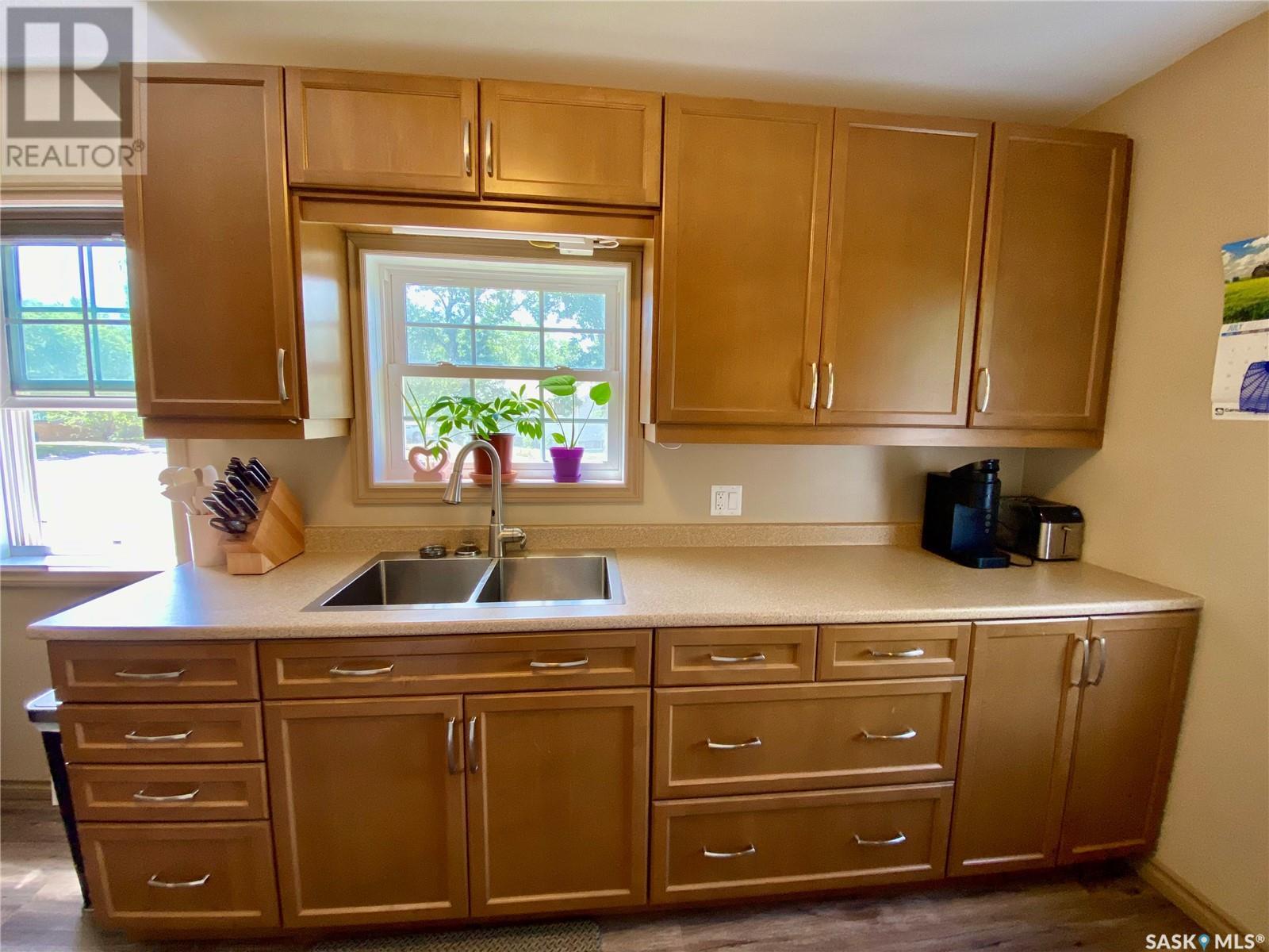 120 3rd Street W, Carnduff, Saskatchewan  S0C 0S0 - Photo 8 - SK011844