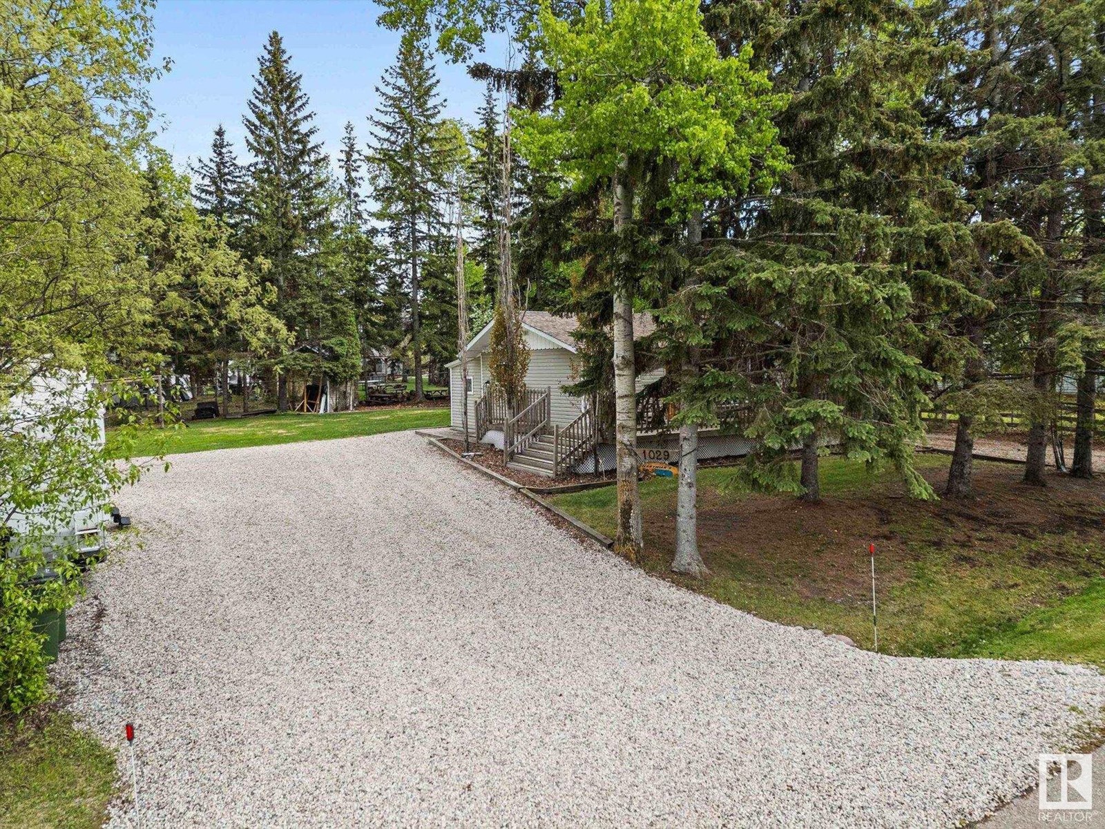 1028-1029 10 St, Rural Lac Ste. Anne County, Alberta  T0E 0A2 - Photo 10 - E4436991