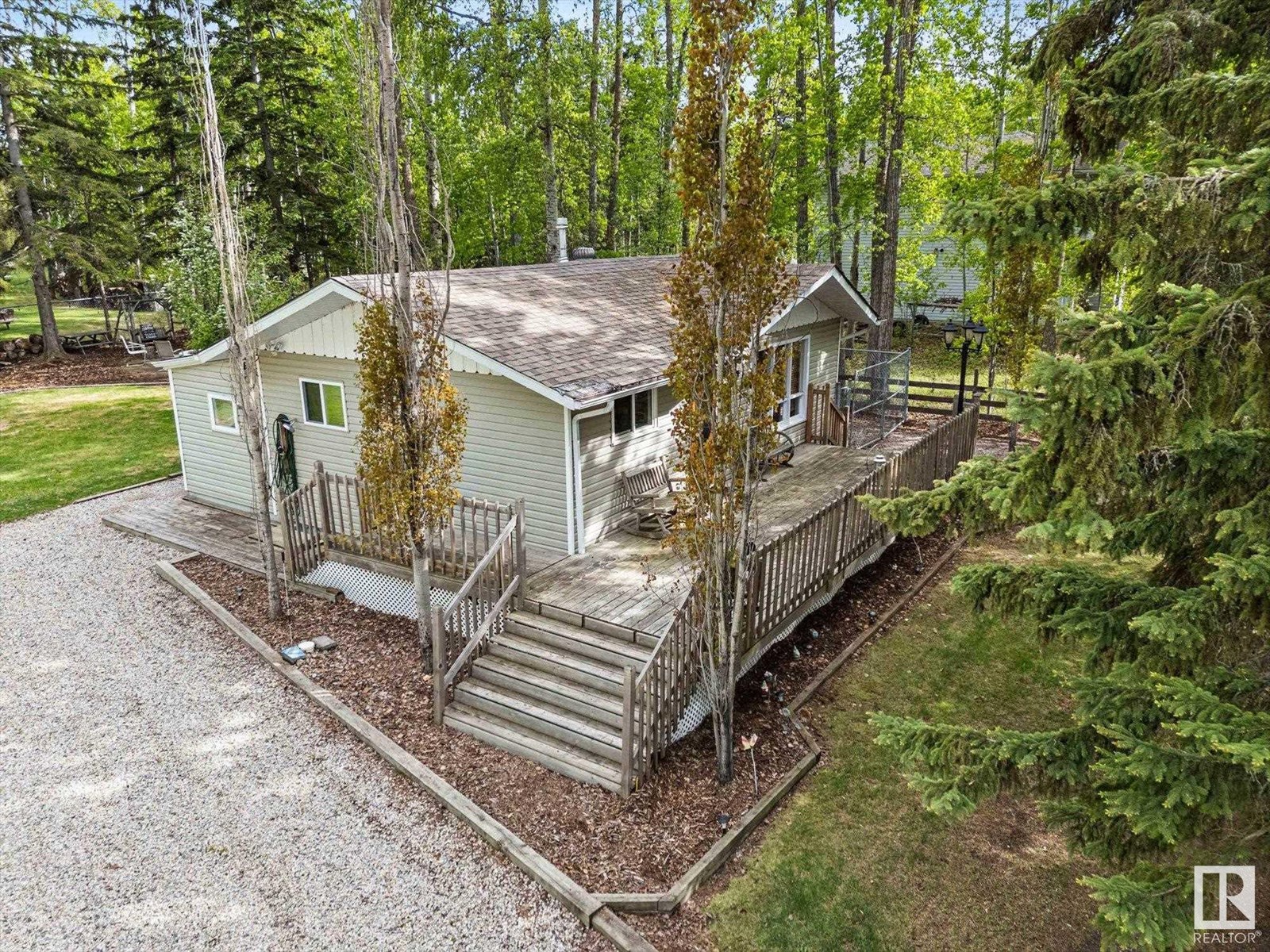 1028-1029 10 St, Rural Lac Ste. Anne County, Alberta  T0E 0A2 - Photo 11 - E4436991