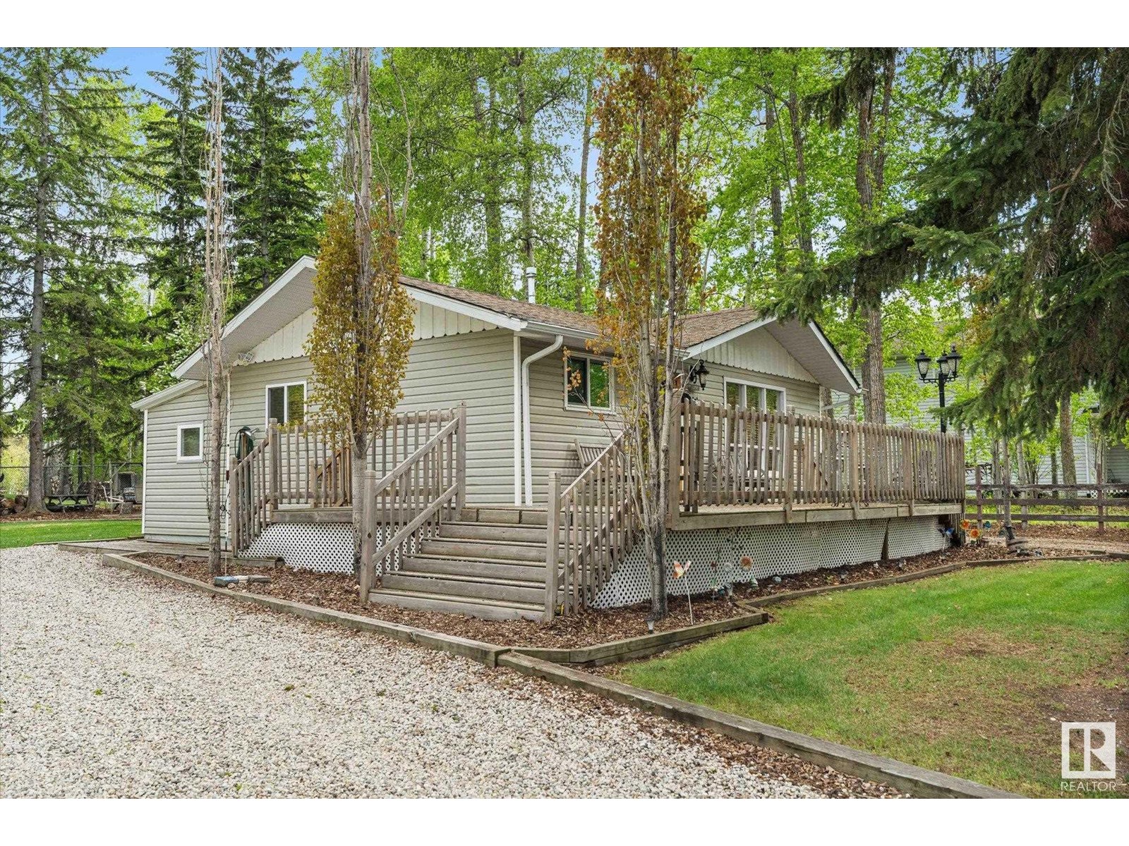 1028-1029 10 St, Rural Lac Ste. Anne County, Alberta  T0E 0A2 - Photo 9 - E4436991