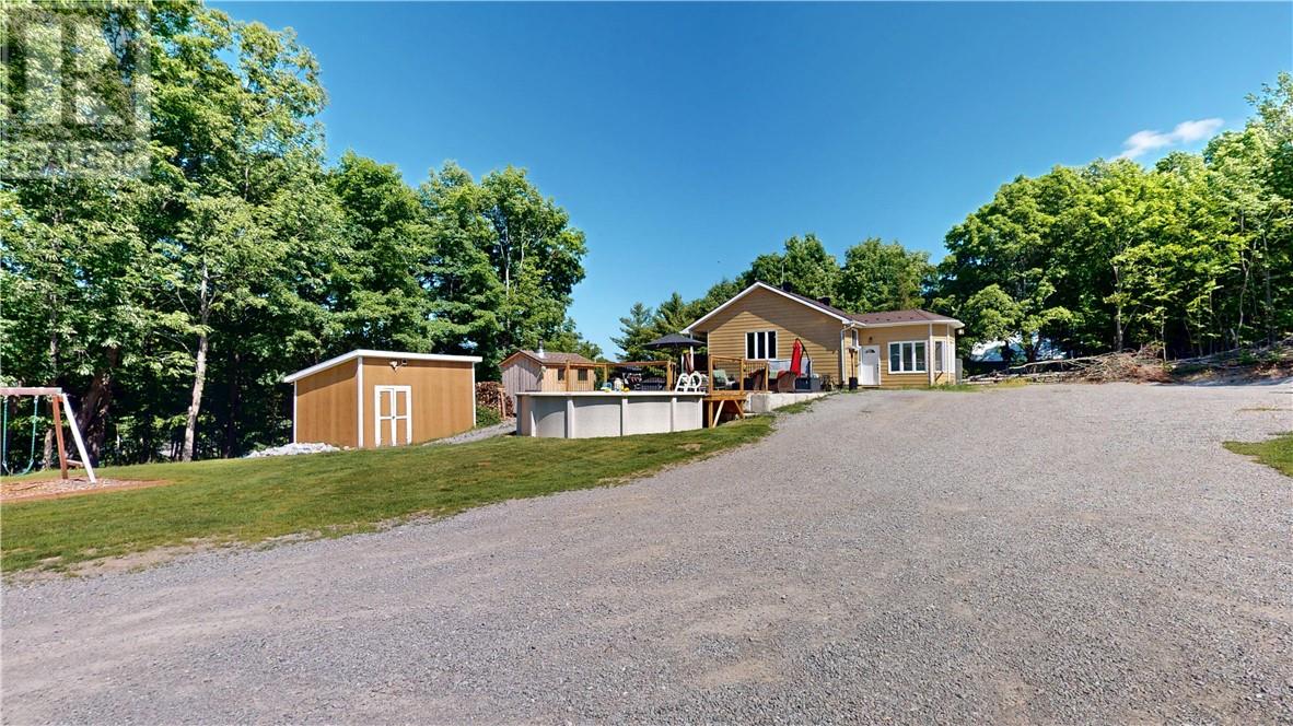 129 Maple, Kagawong, Ontario  P0P 1J0 - Photo 2 - 2123361