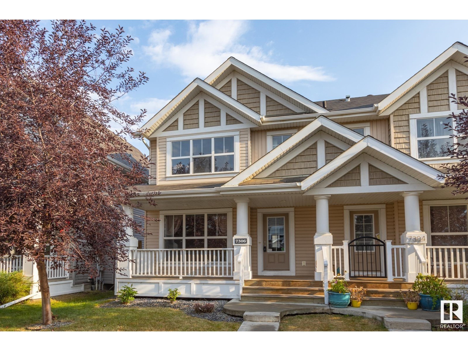 Property at 7306 22 AV SW image 1