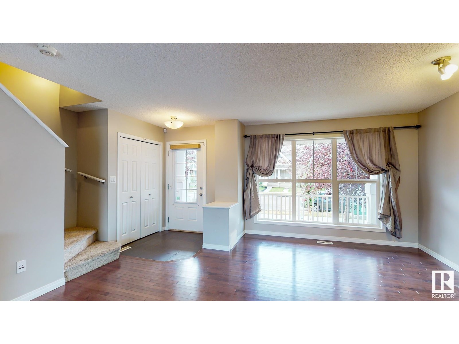 Property at 7306 22 AV SW image 5