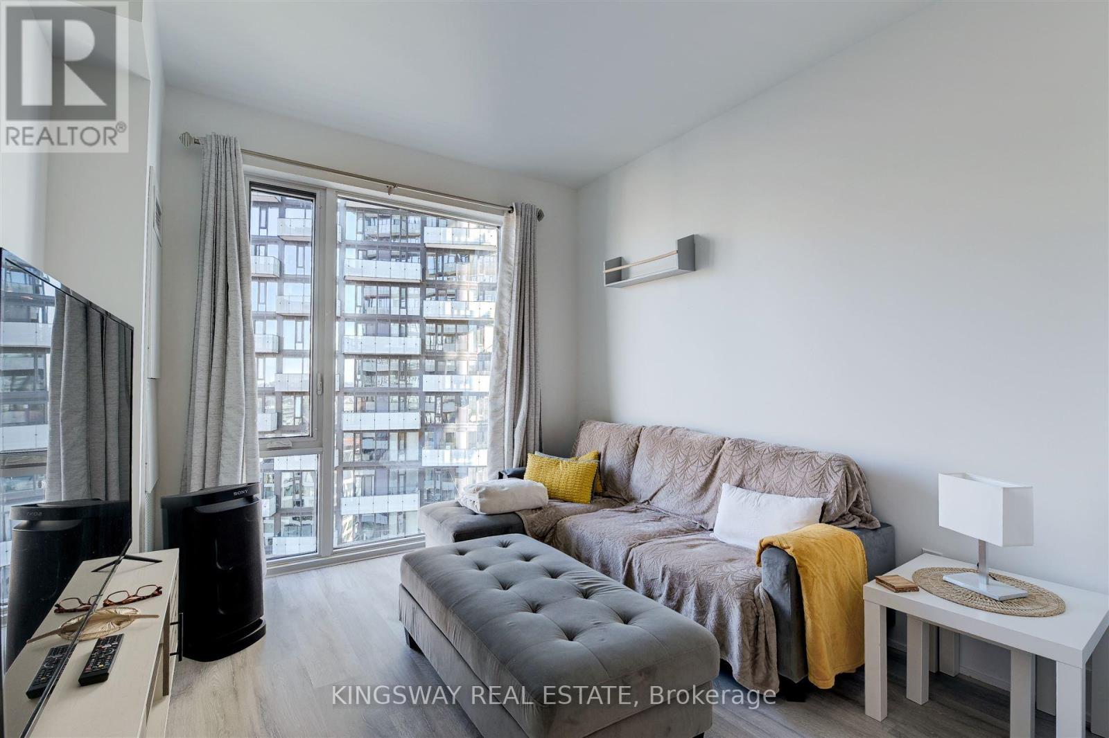 1907 - 470 Front Street W, Toronto, Ontario  M5V 0V6 - Photo 11 - C12269392