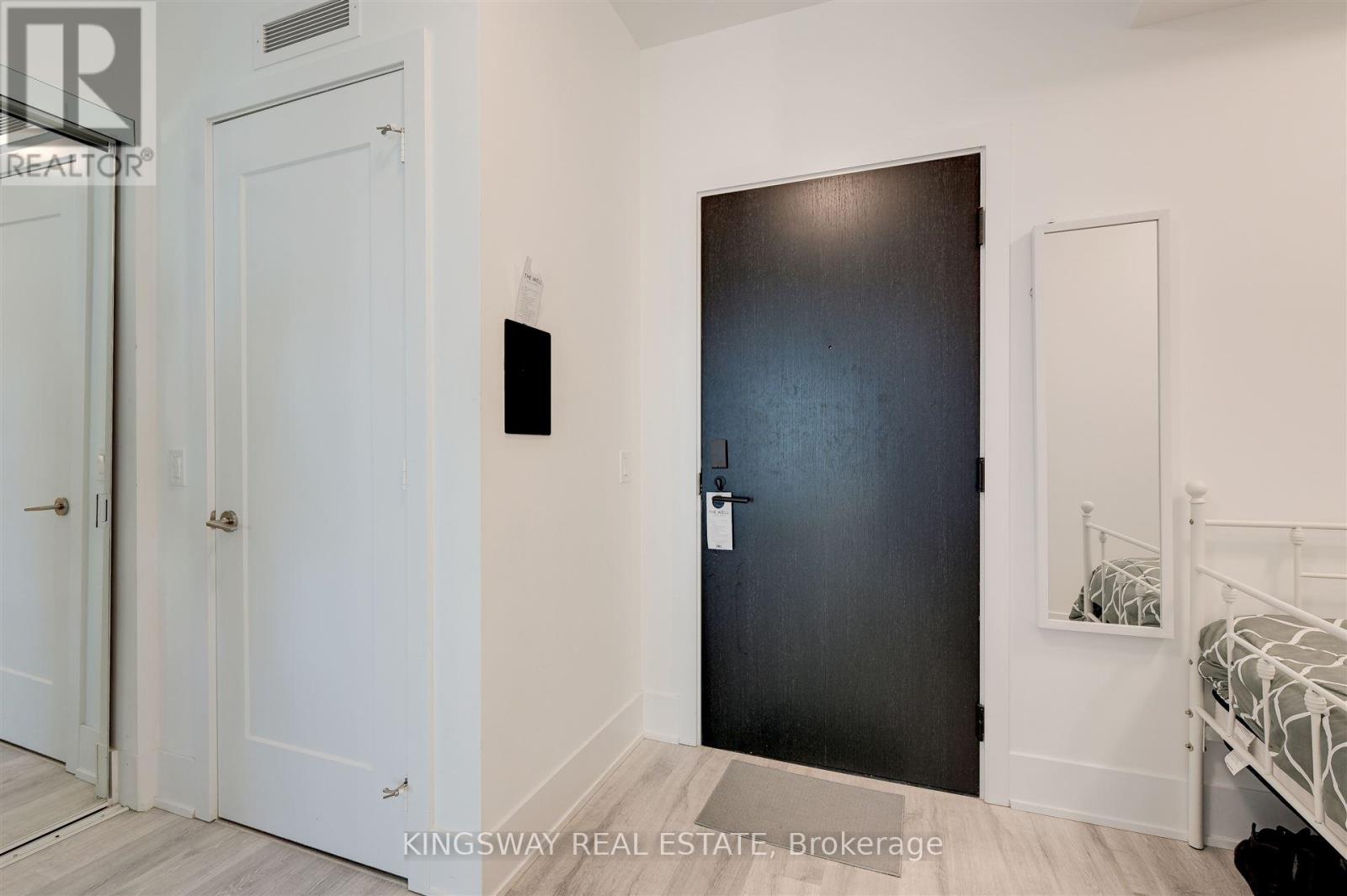 1907 - 470 Front Street W, Toronto, Ontario  M5V 0V6 - Photo 8 - C12269392