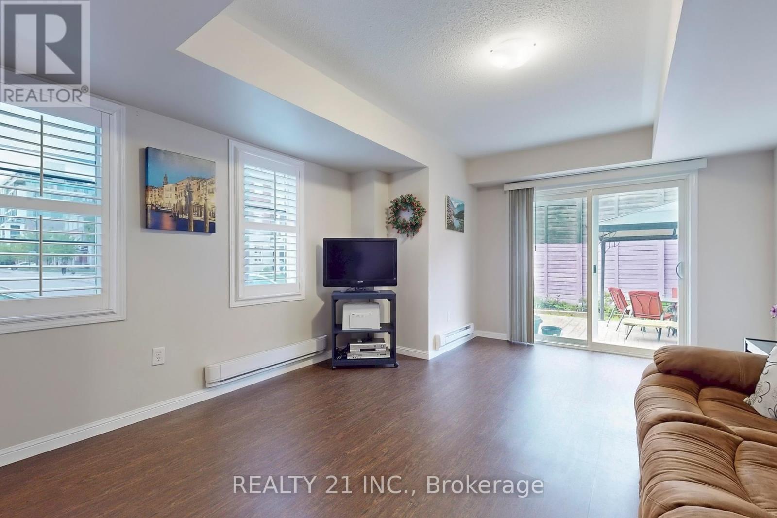 Property at 60 DEANS DRIVE E image 5