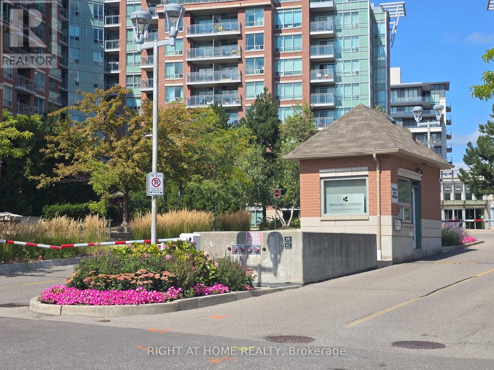 622 - 48 Suncrest Boulevard, Markham (Commerce Valley), Ontario  L3T 7Y5 - Photo 1 - N12269376