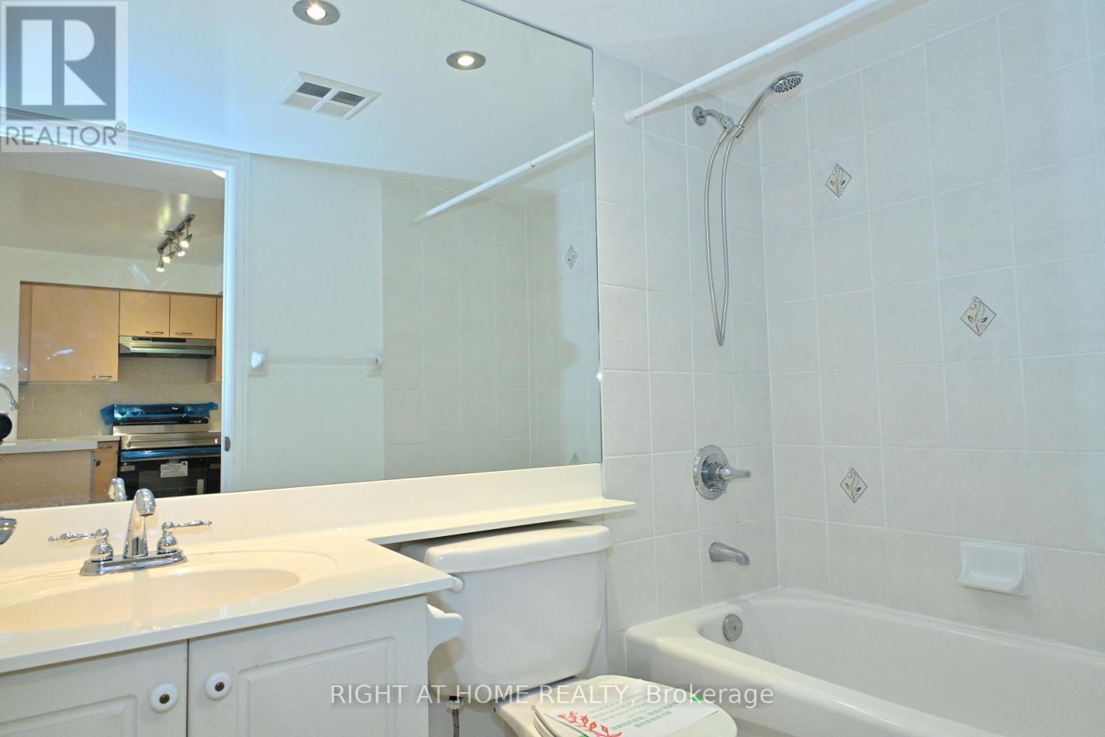 622 - 48 Suncrest Boulevard, Markham (Commerce Valley), Ontario  L3T 7Y5 - Photo 21 - N12269376