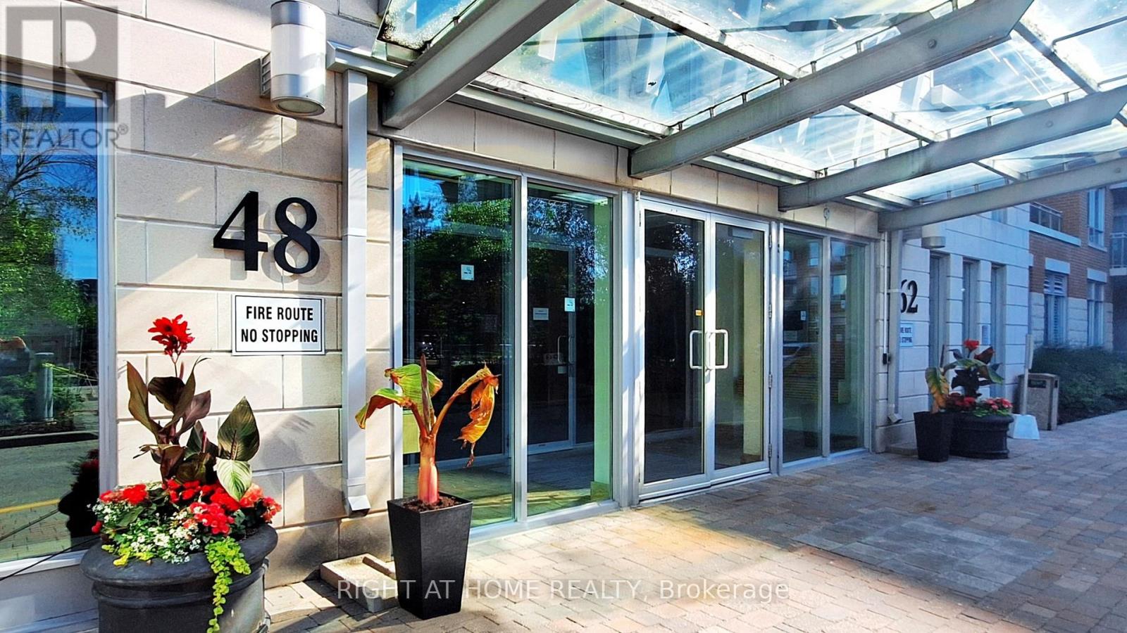 622 - 48 Suncrest Boulevard, Markham (Commerce Valley), Ontario  L3T 7Y5 - Photo 3 - N12269376