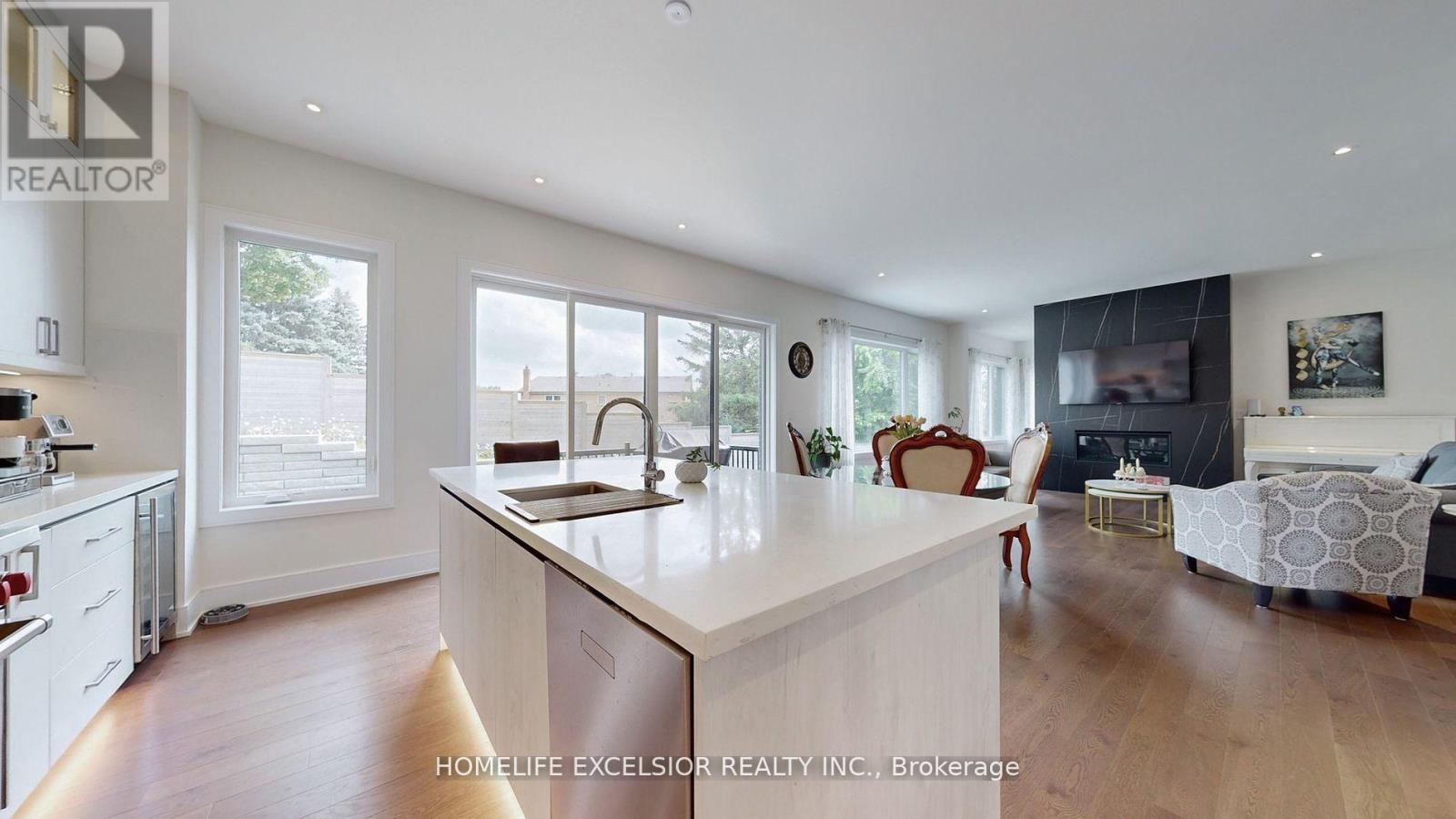 24 Limerick Street, Richmond Hill (Oak Ridges Lake Wilcox), Ontario  L4E 3W9 - Photo 6 - N12269380