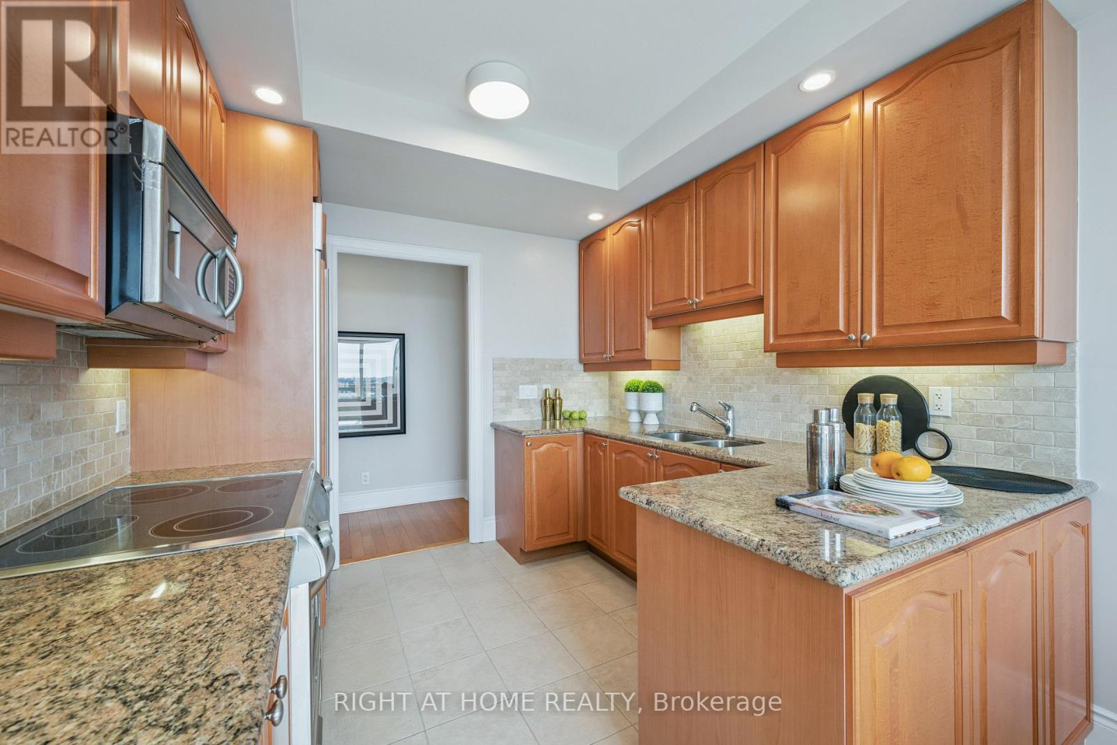 1831 - 33 Cox Boulevard, Markham, Ontario  L3R 8A6 - Photo 13 - N12269390
