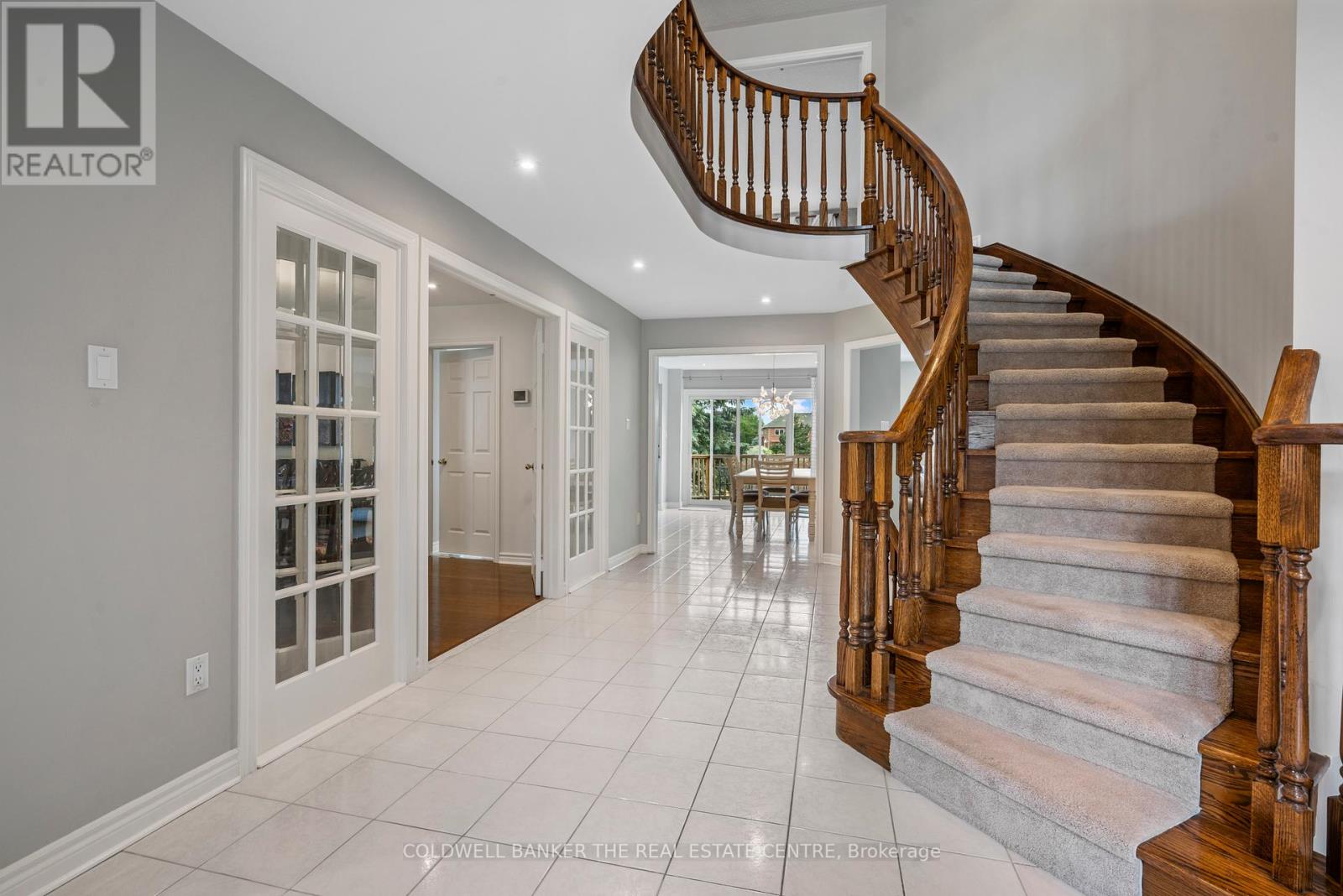 Property at 384 AMBERLEE COURT image 3