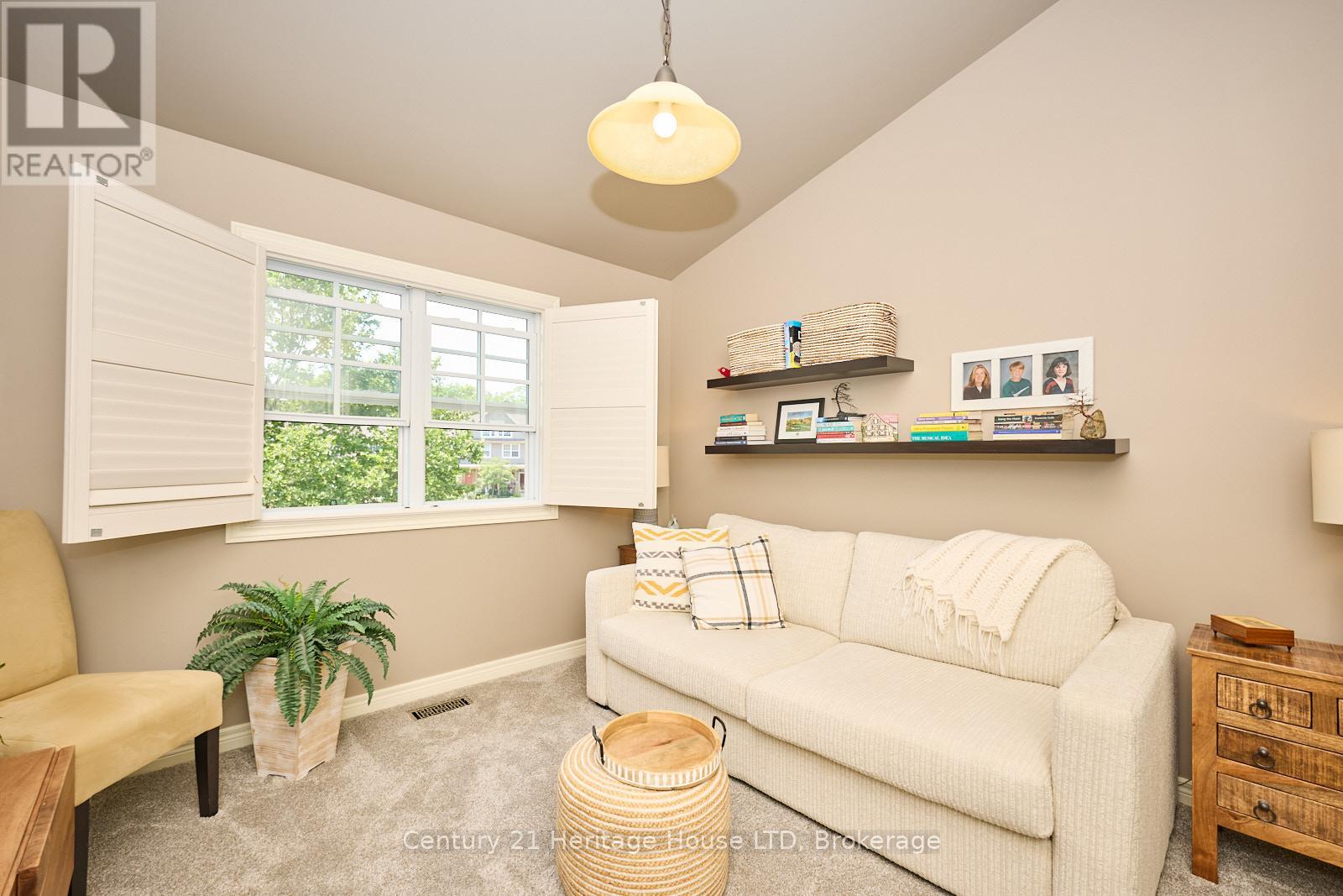 14 Tulip Tree Common, St. Catharines, Ontario  L2S 4C8 - Photo 17 - X12269450