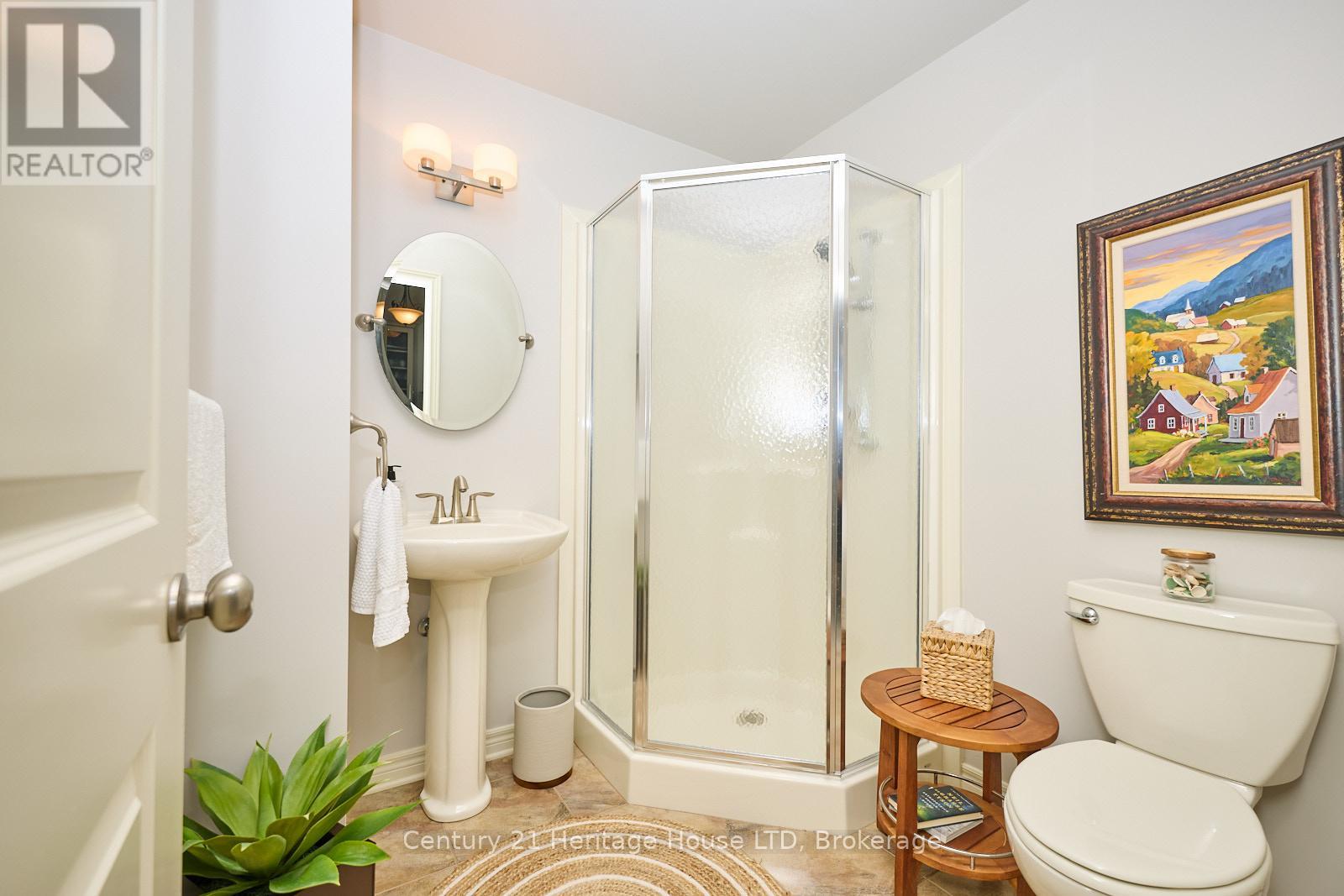 14 Tulip Tree Common, St. Catharines, Ontario  L2S 4C8 - Photo 19 - X12269450