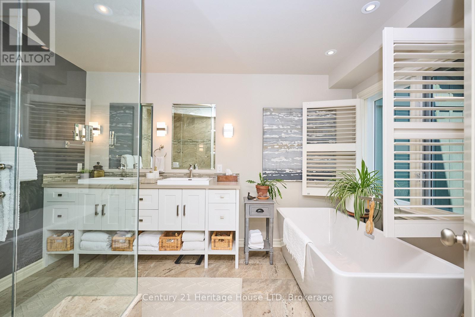 14 Tulip Tree Common, St. Catharines, Ontario  L2S 4C8 - Photo 24 - X12269450