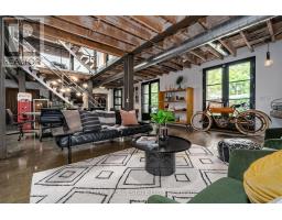 9 PEYTON LANE, Toronto, Ontario