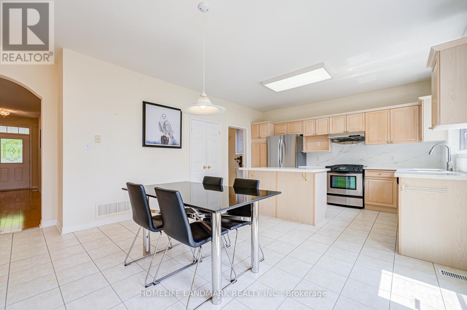3 Burndenford Crescent, Markham (Unionville), Ontario  L3P 7S1 - Photo 21 - N12269465
