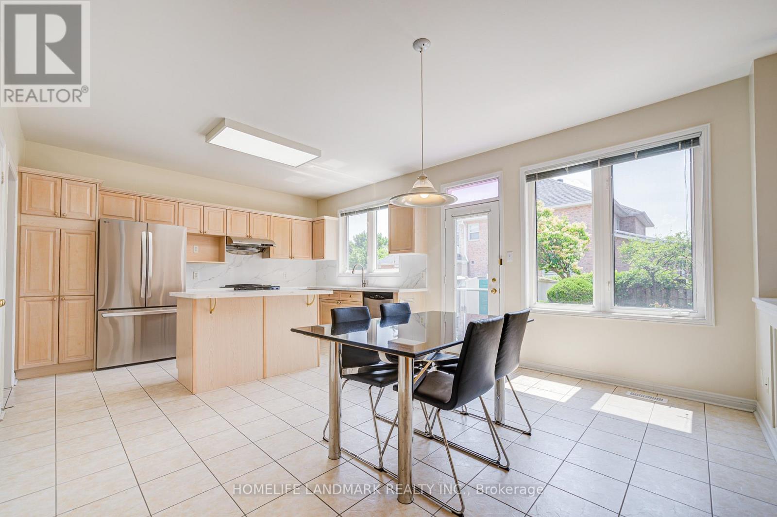 3 Burndenford Crescent, Markham (Unionville), Ontario  L3P 7S1 - Photo 23 - N12269465
