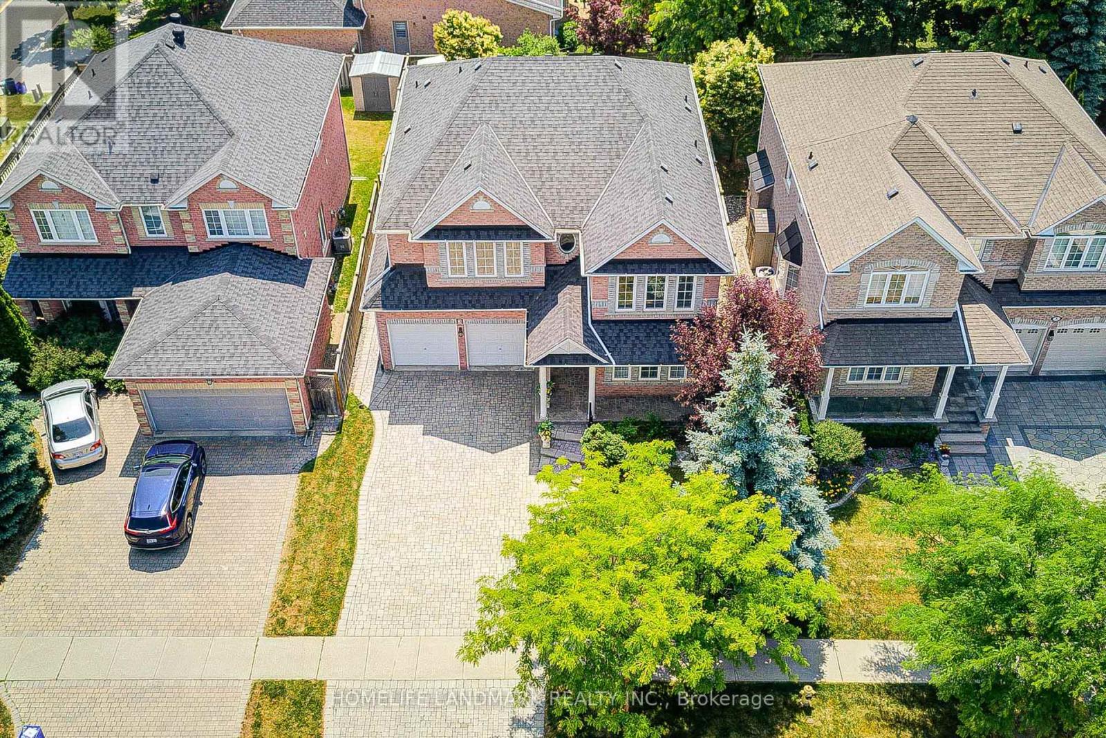 Property at 3 BURNDENFORD CRESCENT image 3