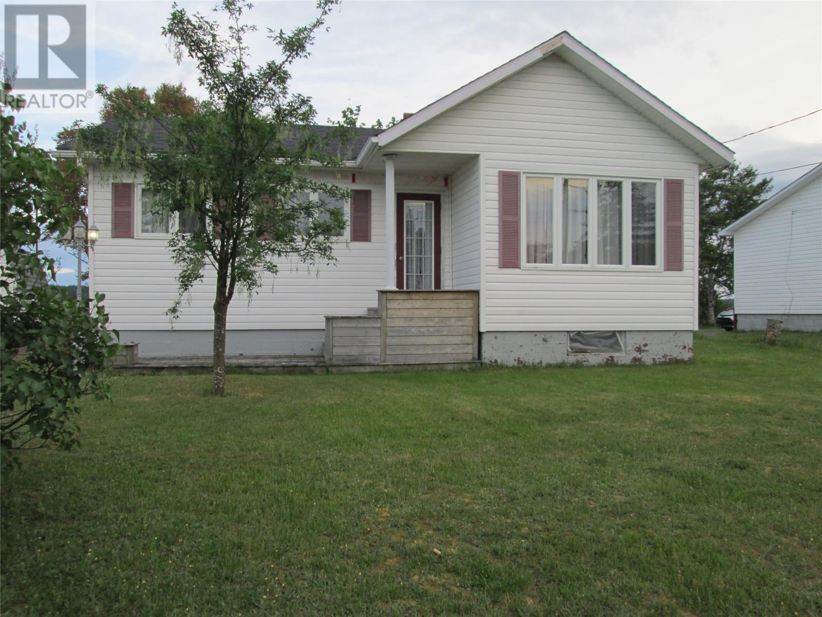 561 Main Street, Bishop's Falls, Newfoundland & Labrador  A0H 1C0 - Photo 1 - 1287547
