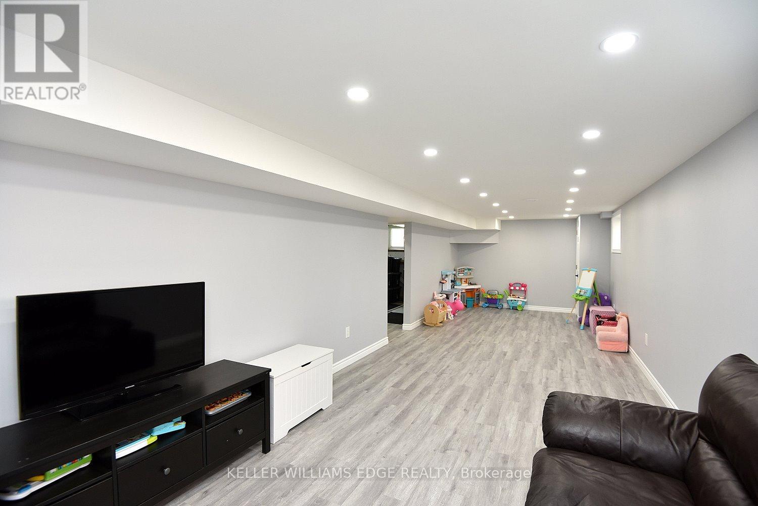 97 Page Street, St. Catharines, Ontario  L2R 4A8 - Photo 31 - X12269459