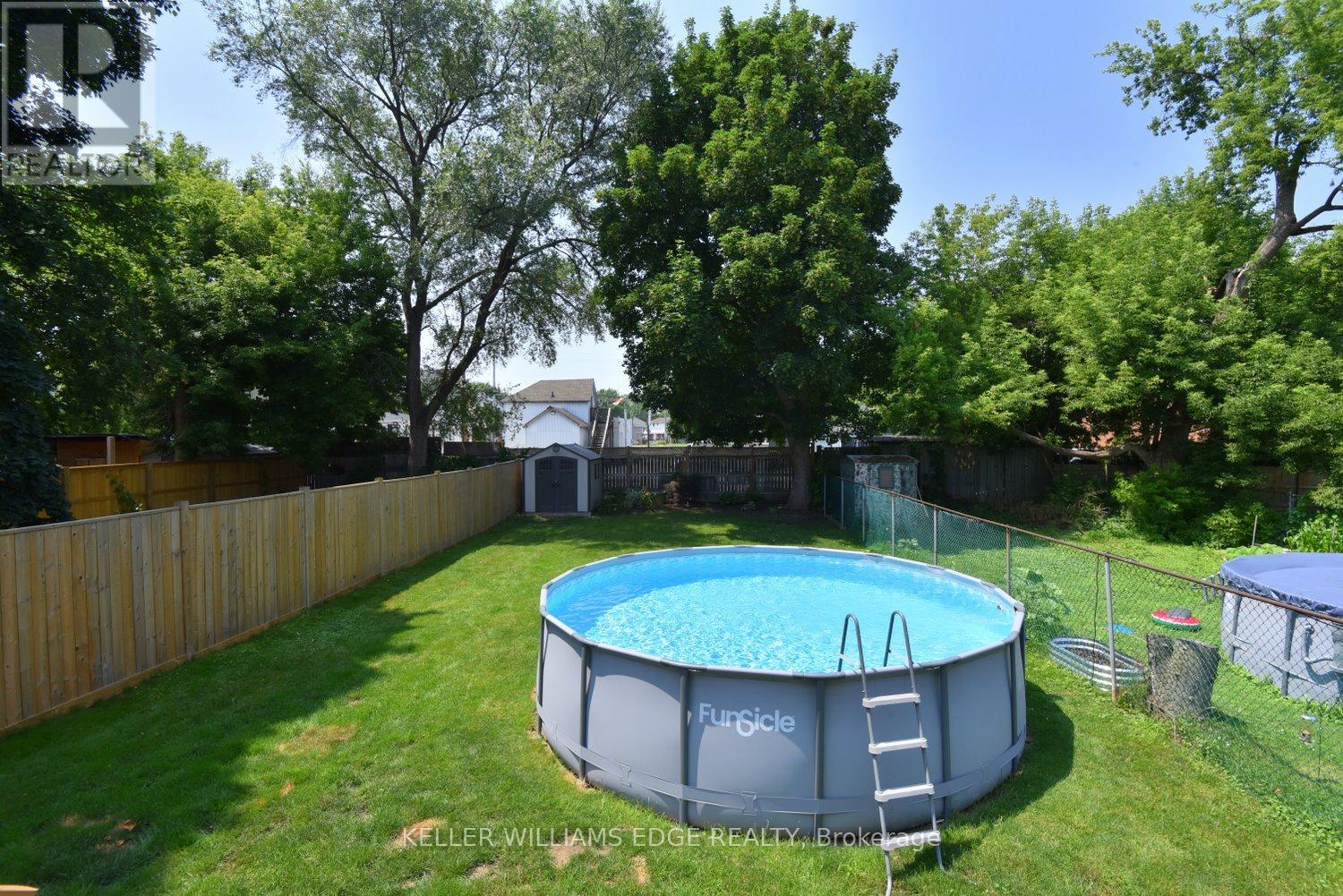 97 Page Street, St. Catharines, Ontario  L2R 4A8 - Photo 40 - X12269459