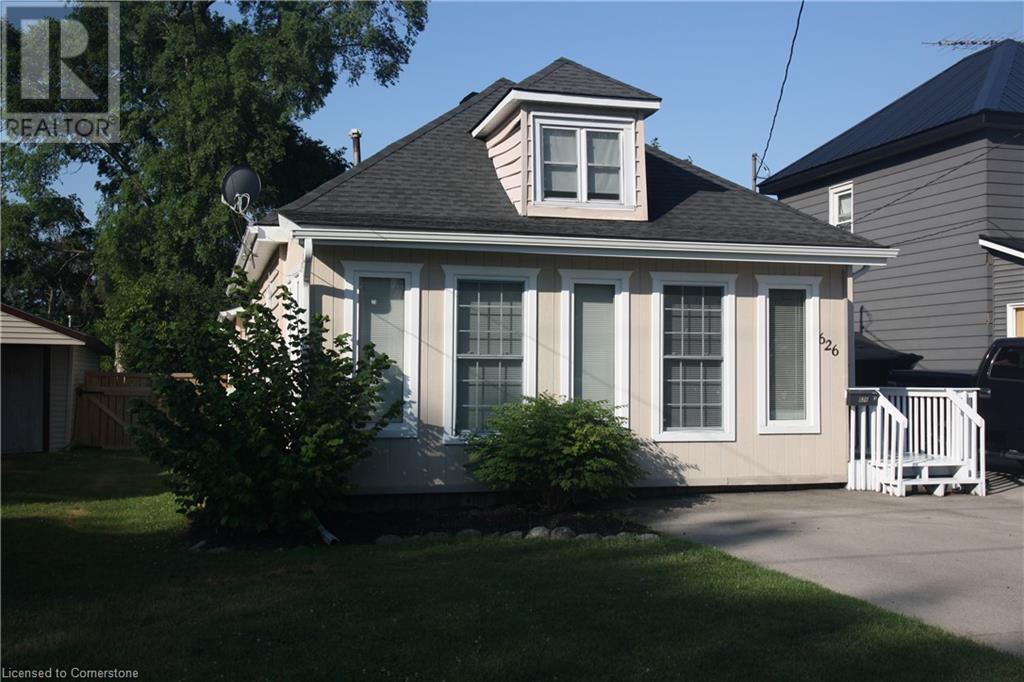 Property at 626 ALDER Street W image 2