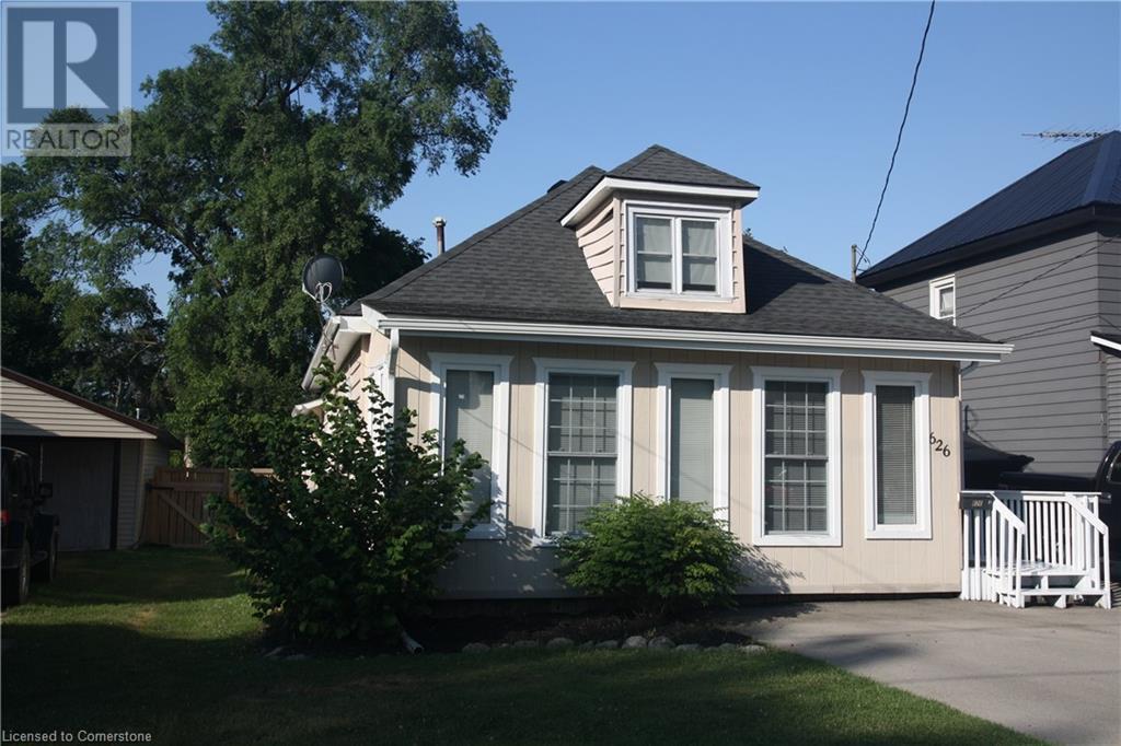 Property at 626 ALDER Street W image 3