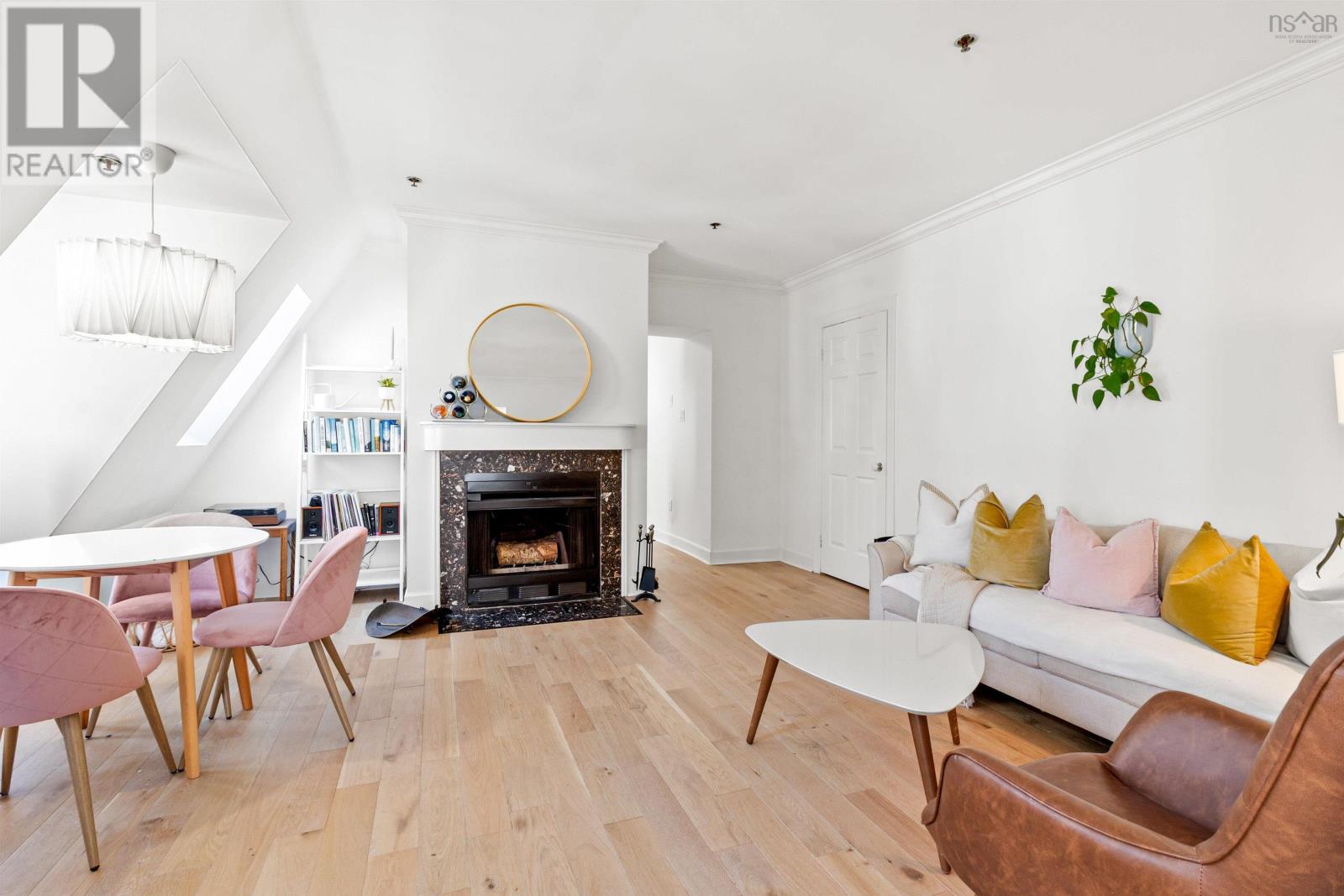 Property at 6 1061 South Park Street image 1