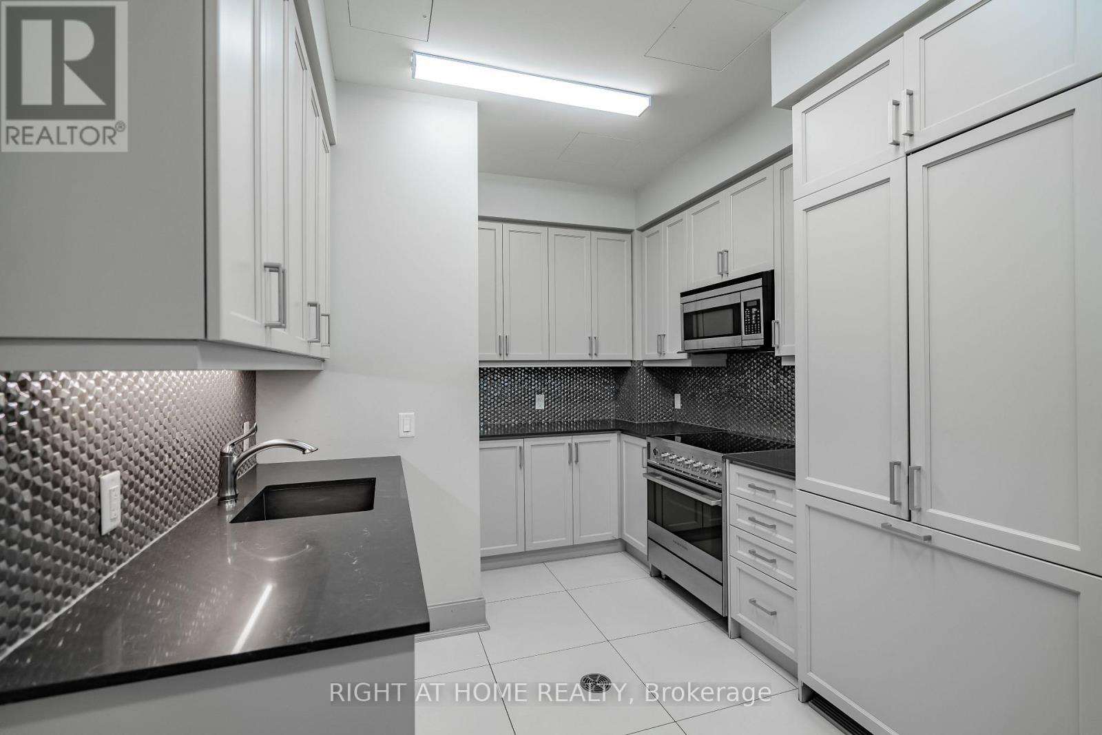 2309 - 9075 Jane Street, Vaughan (Concord), Ontario  L4K 0L7 - Photo 35 - N12269501
