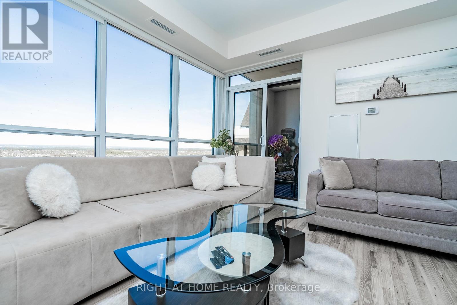 2309 - 9075 Jane Street, Vaughan (Concord), Ontario  L4K 0L7 - Photo 9 - N12269501