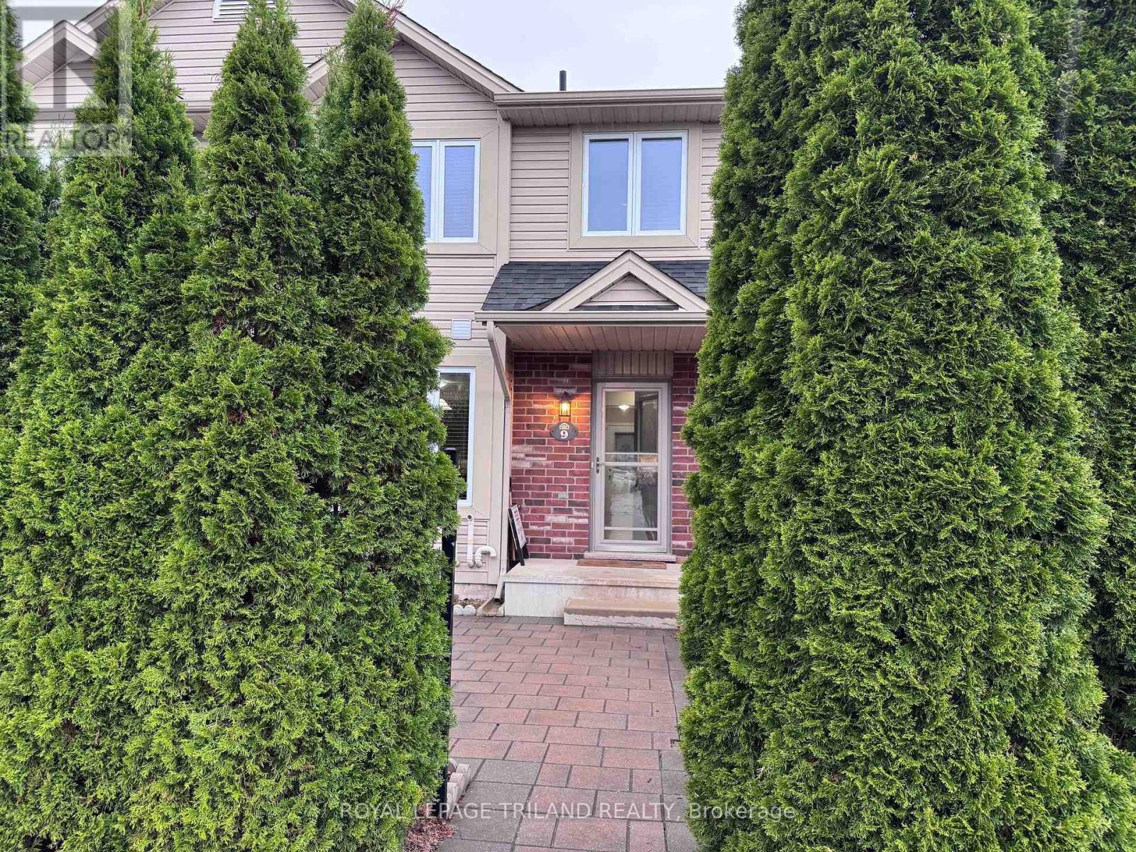 Property at 9 - 1625 PURSER STREET image 1