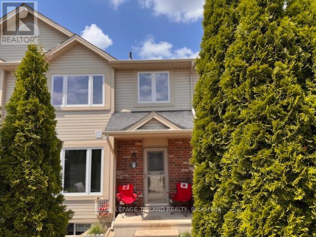 Property at 9 - 1625 PURSER STREET image 2