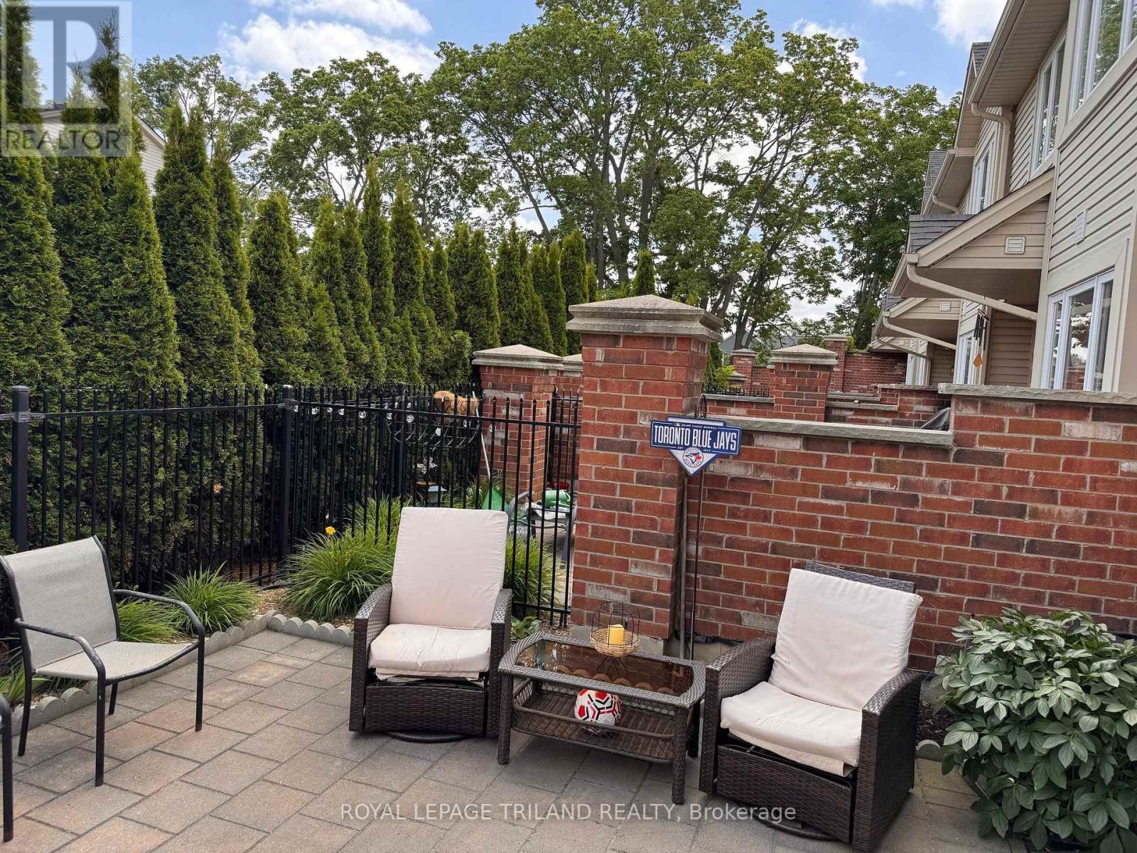 Property at 9 - 1625 PURSER STREET image 4