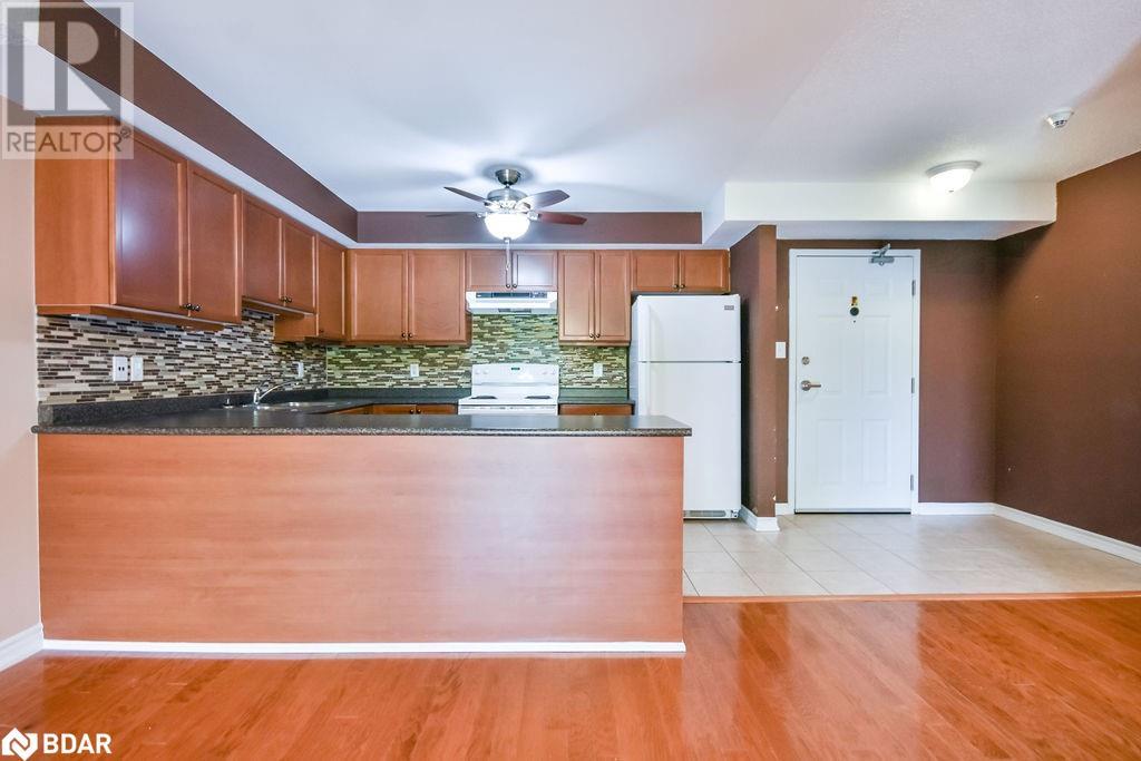 39 Coulter Street Unit# 14, Barrie, Ontario  L4N 6S1 - Photo 5 - 40738442