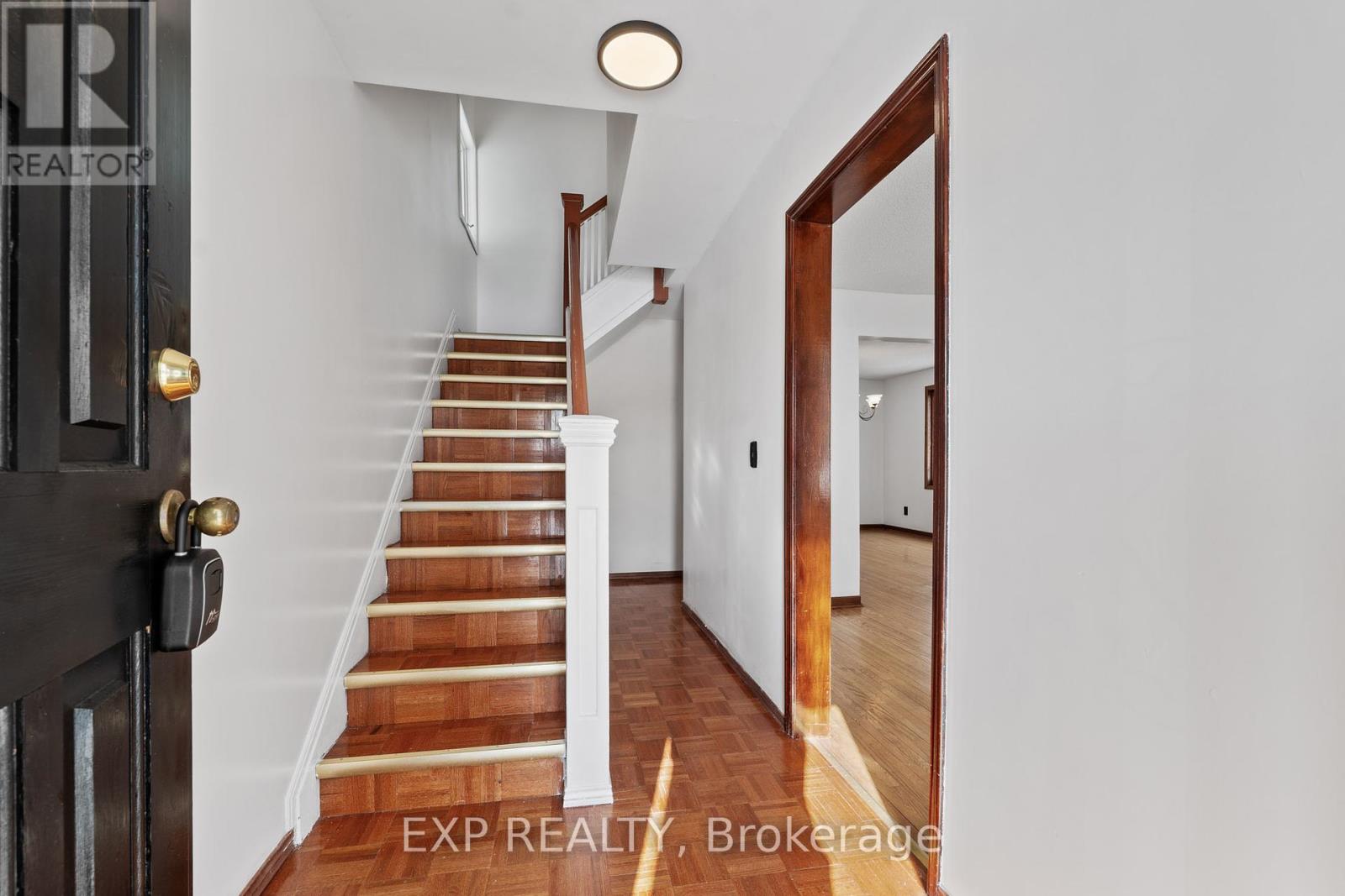 Property at 30 DUFFERIN STREET image 3