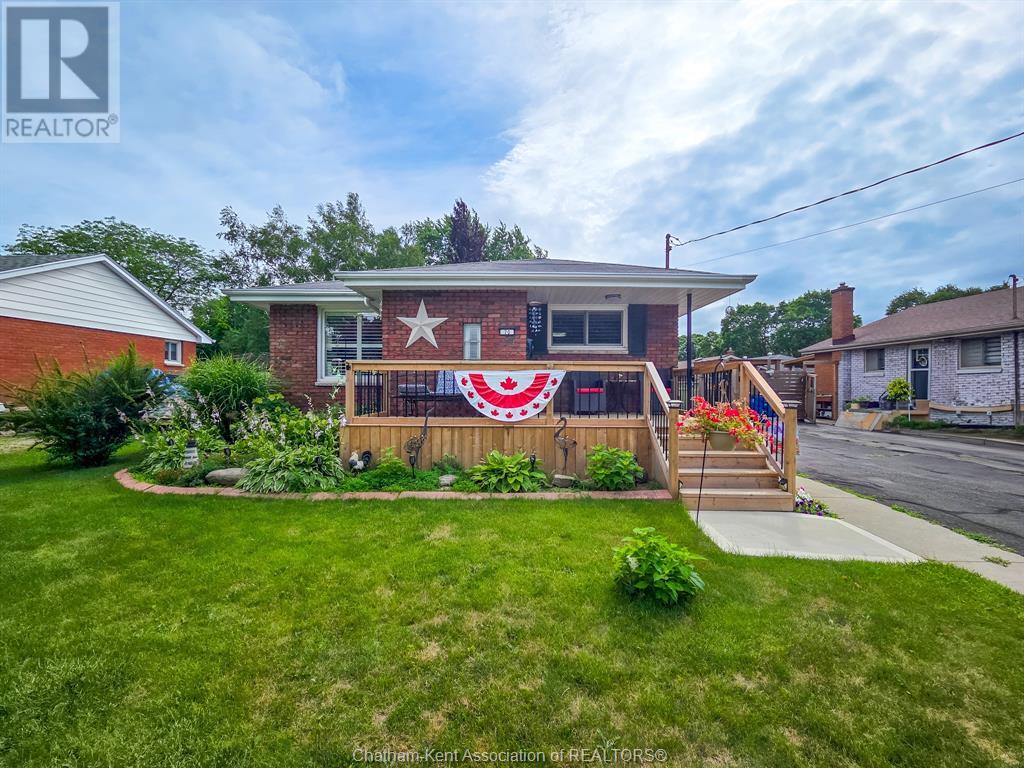 Property at 70 DUNVEGAN DRIVE image 3