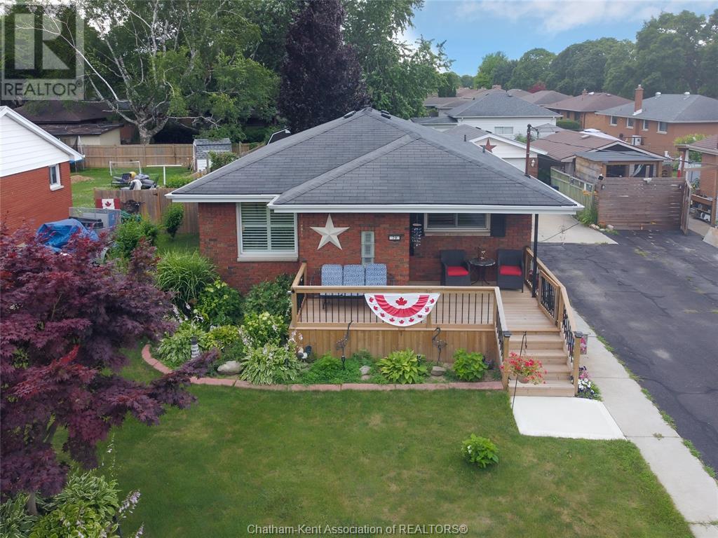Property at 70 DUNVEGAN DRIVE image 4