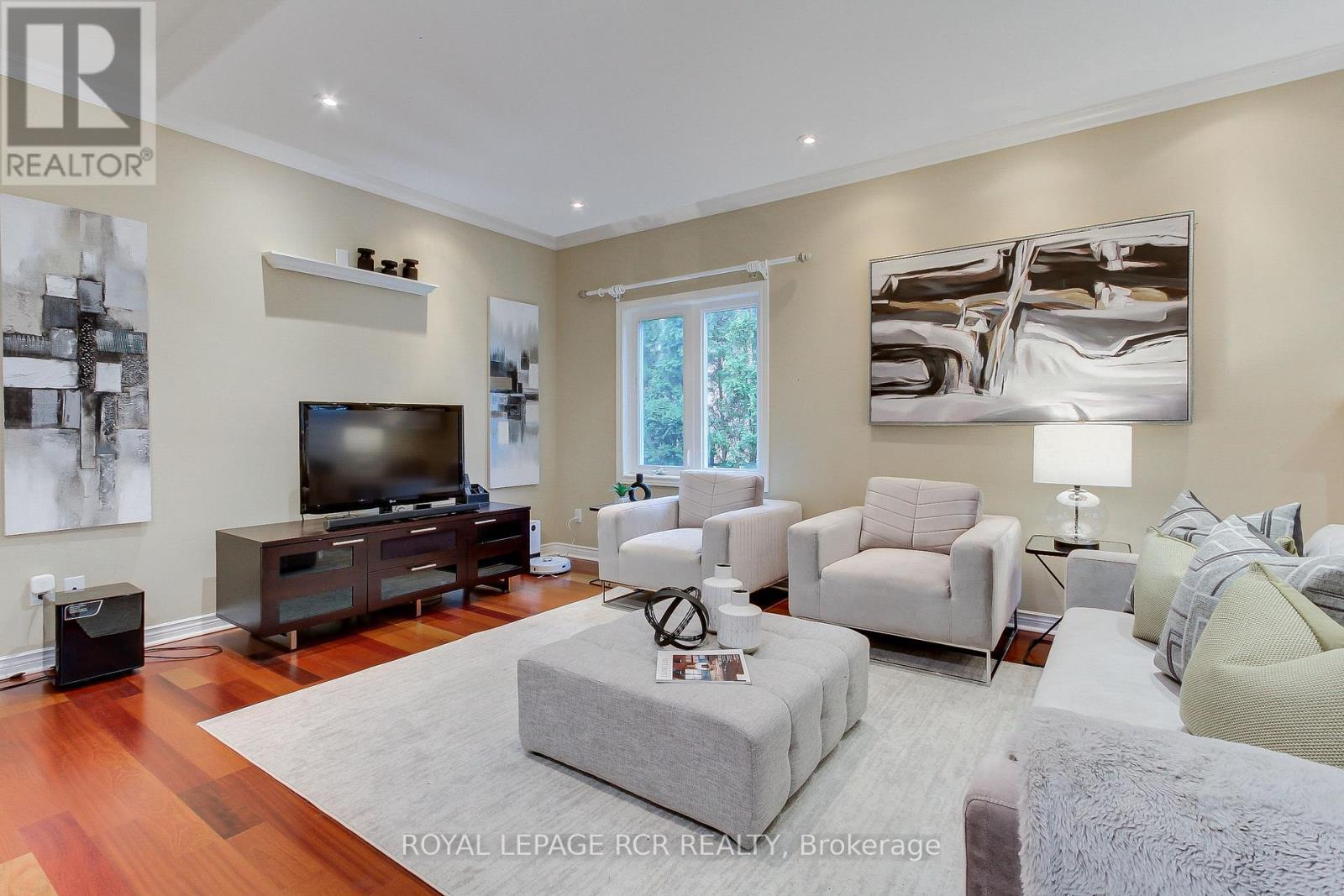 Property at 558 LYMAN BOULEVARD image 5