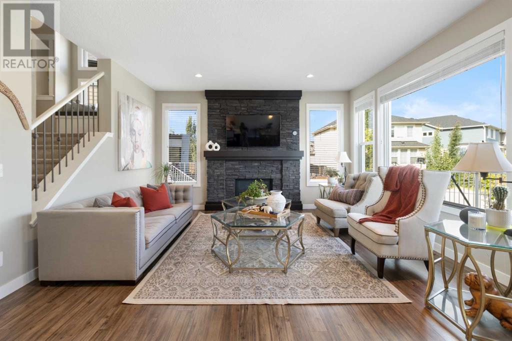 Property at 33 Silverado Crest Bay SW image 3