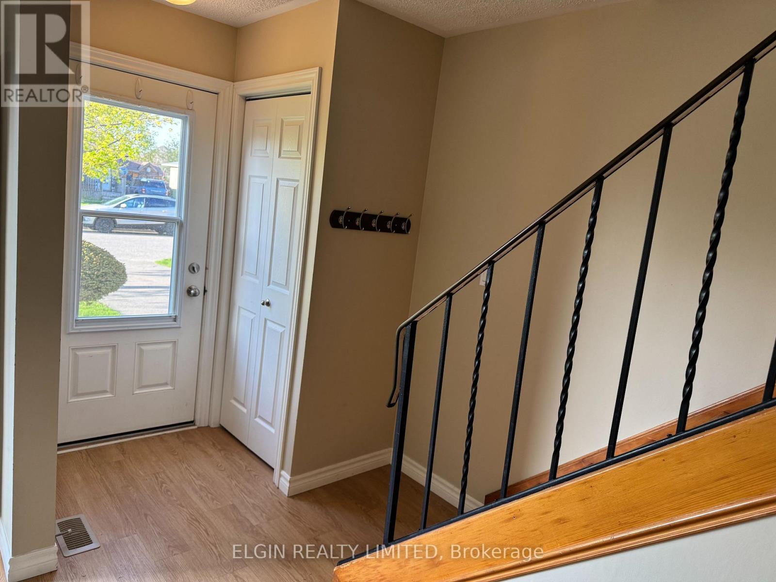 36 Vanier Place, St. Thomas, Ontario  N5R 5P8 - Photo 5 - X12269603