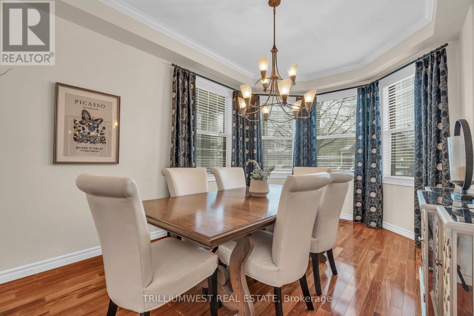 Property at 31 COOPERSHAWK STREET image 4
