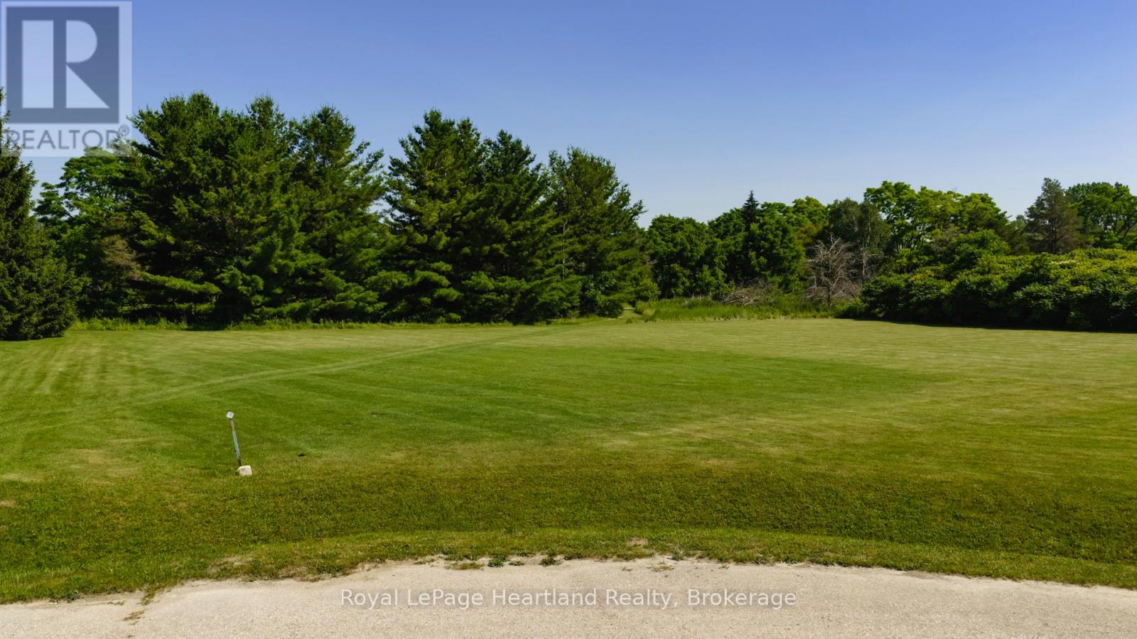 2 Fairway Road, Huron East, Ontario  N0K 1G0 - Photo 7 - X12269640