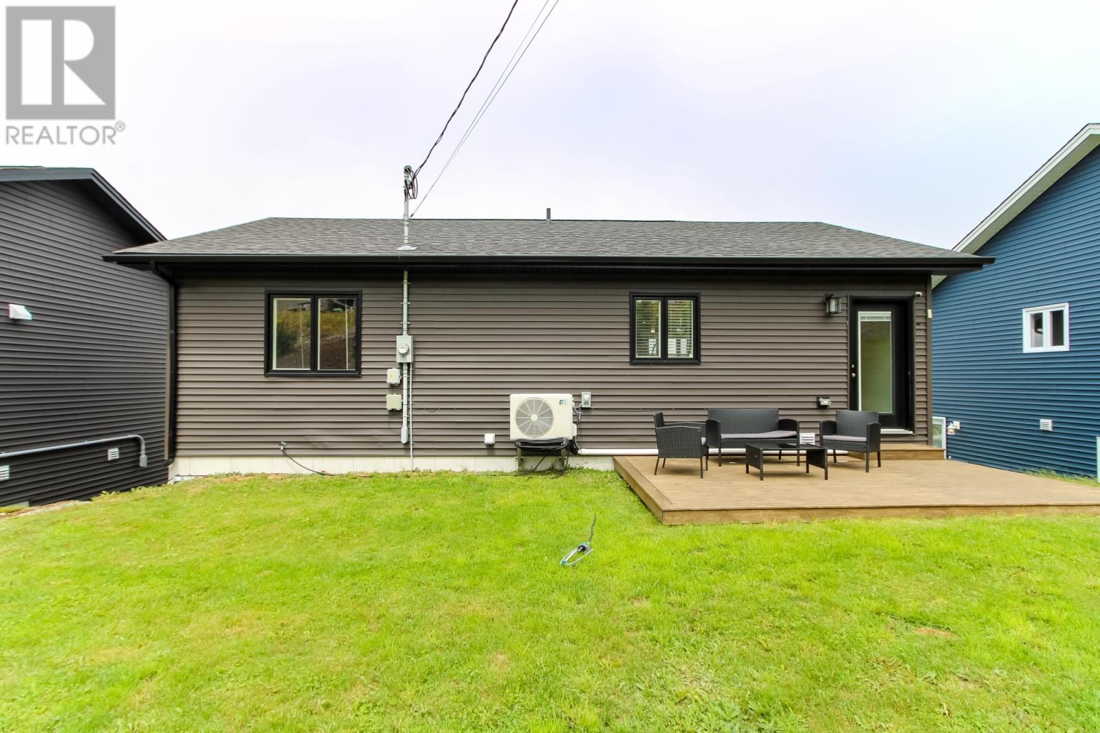 Property at 14 Maurice Putt Crescent image 3