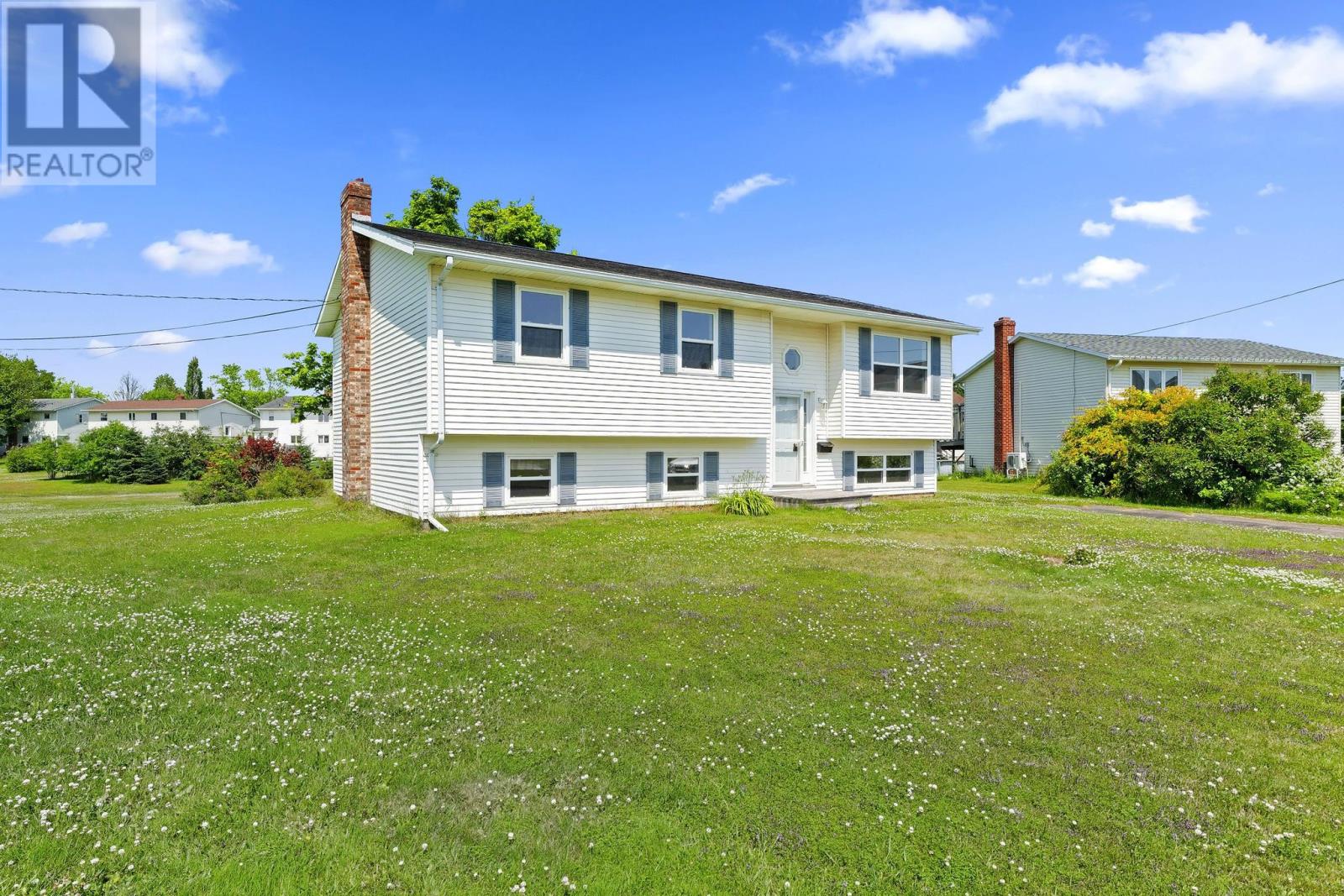Property at 39 Carvell Court image 1