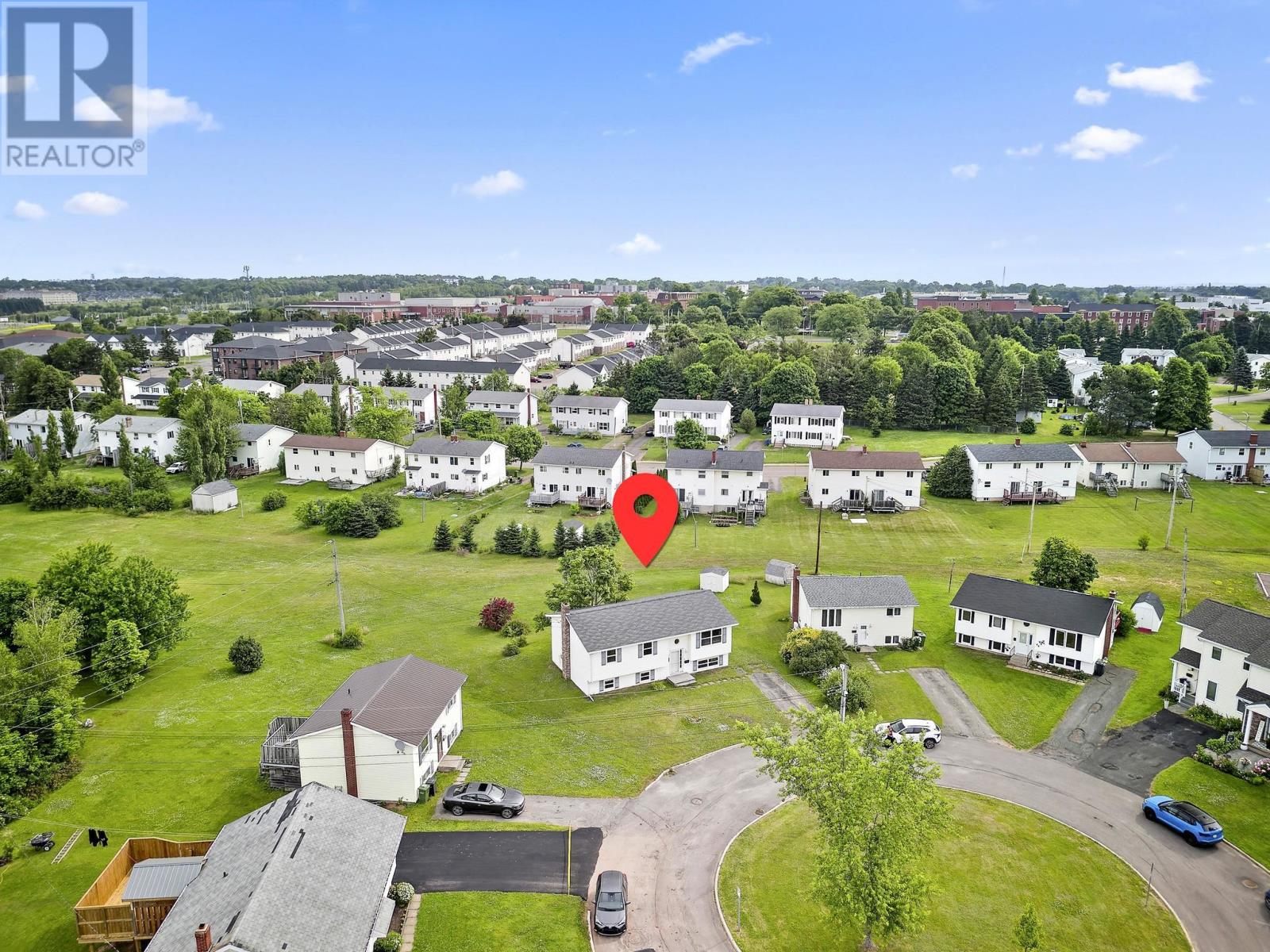 Property at 39 Carvell Court image 3