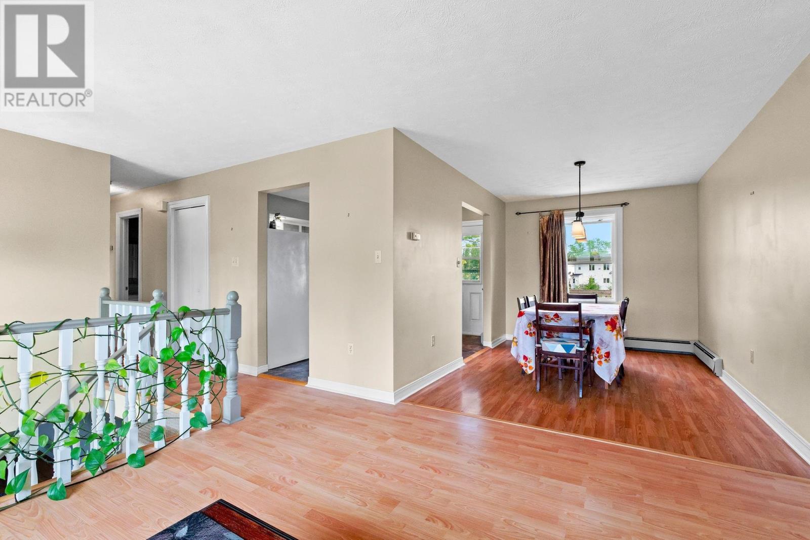 Property at 39 Carvell Court image 5